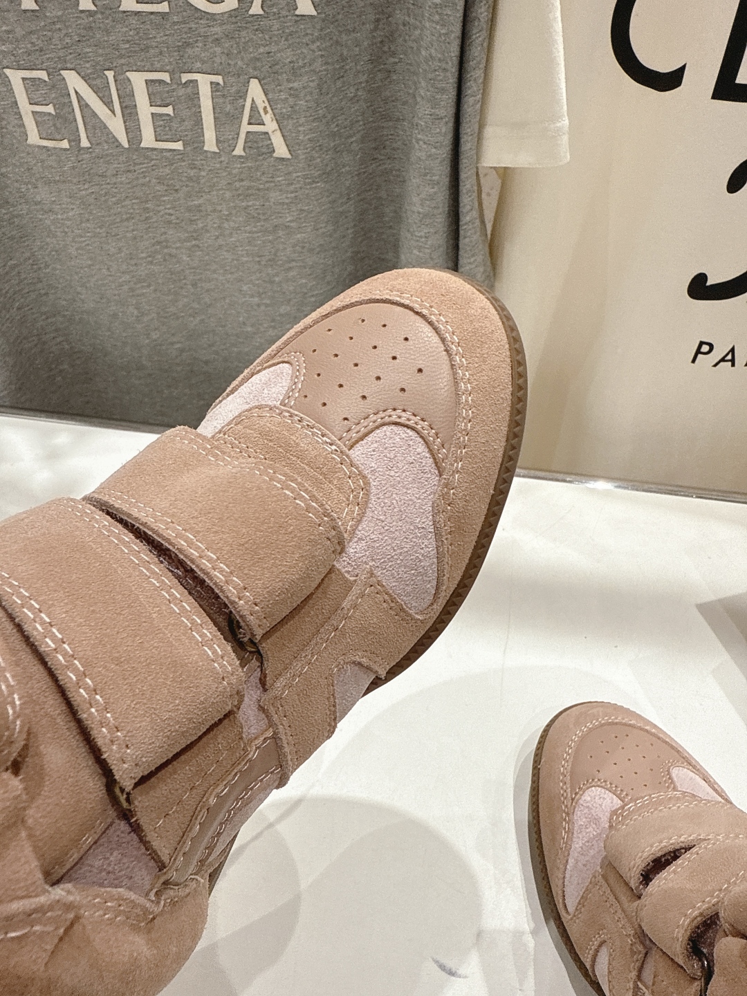 高版本出厂 
 Isabel Marant/伊莎贝尔2025ss秋冬新款内增高拼色高帮休闲鞋小短靴
超级
