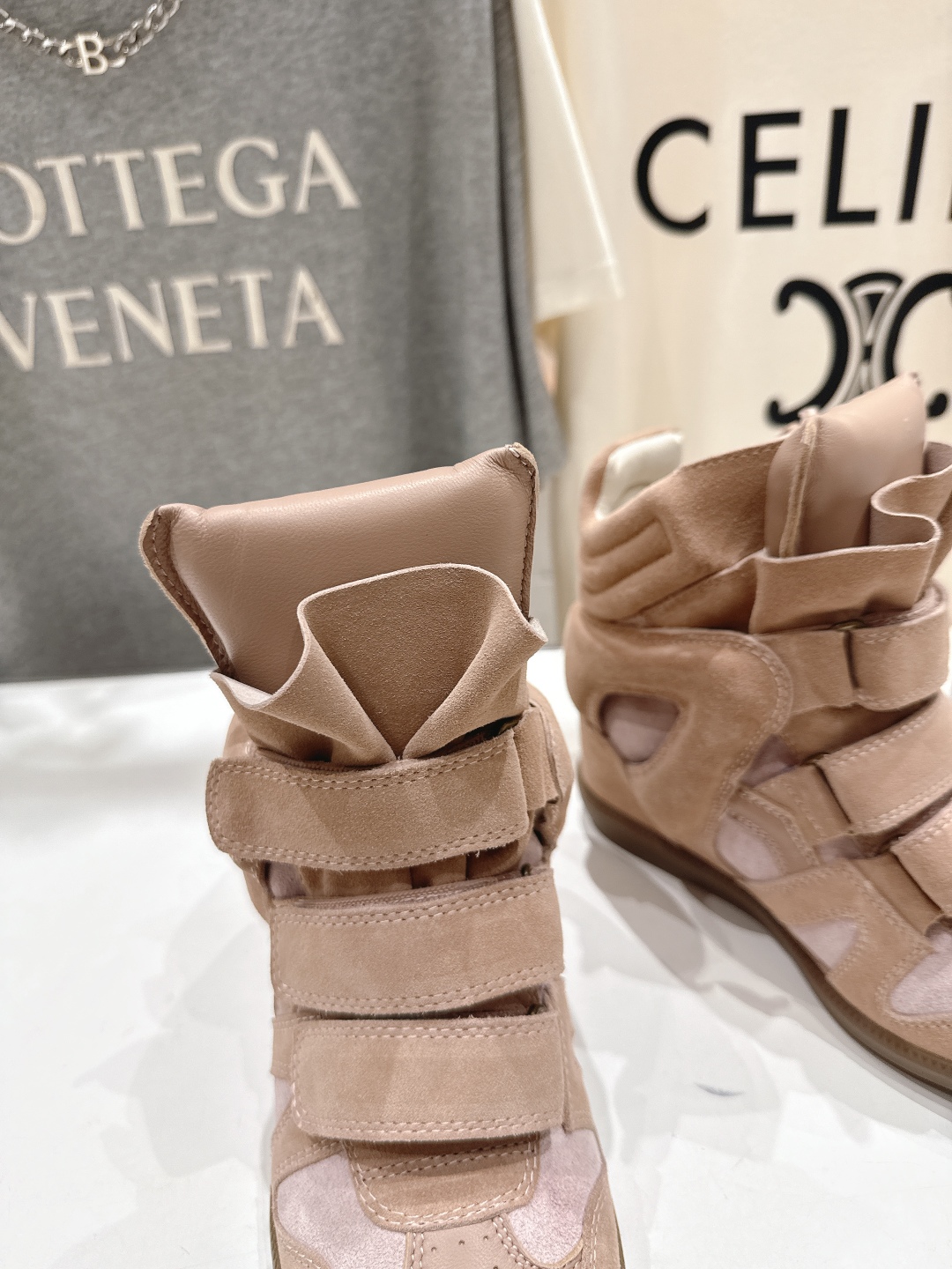 高版本出厂 
 Isabel Marant/伊莎贝尔2025ss秋冬新款内增高拼色高帮休闲鞋小短靴
超级
