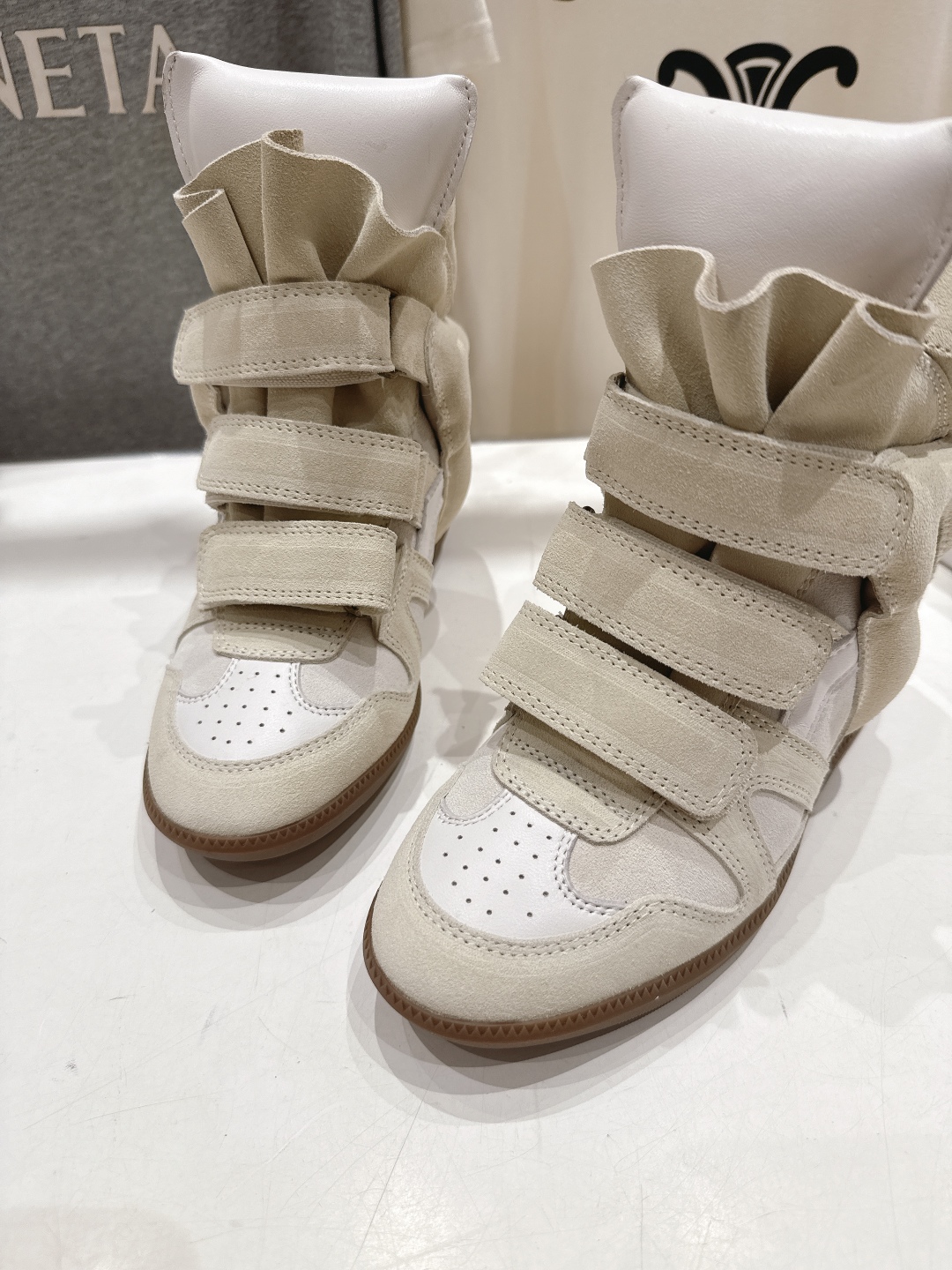 高版本出厂 
 Isabel Marant/伊莎贝尔2025ss秋冬新款内增高拼色高帮休闲鞋小短靴
超级