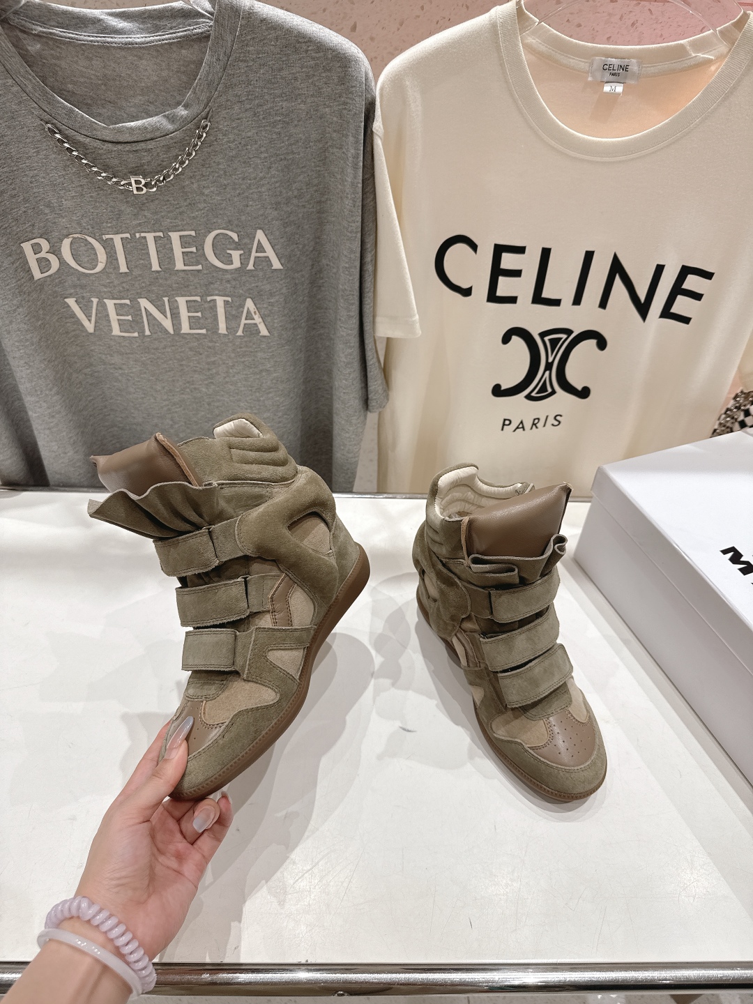 高版本出厂 
 Isabel Marant/伊莎贝尔2025ss秋冬新款内增高拼色高帮休闲鞋小短靴
超级