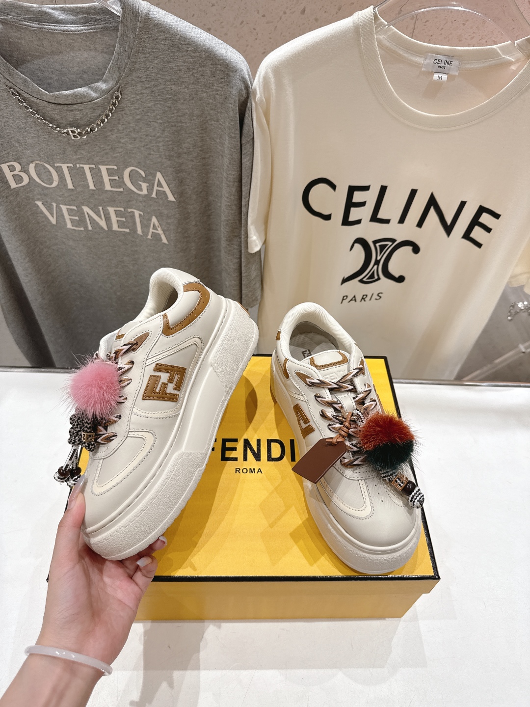 高版本出厂  
 Fendi/芬迪2025ss新款 First 1系列网面系带厚底休闲运动鞋
顶级版本🔝