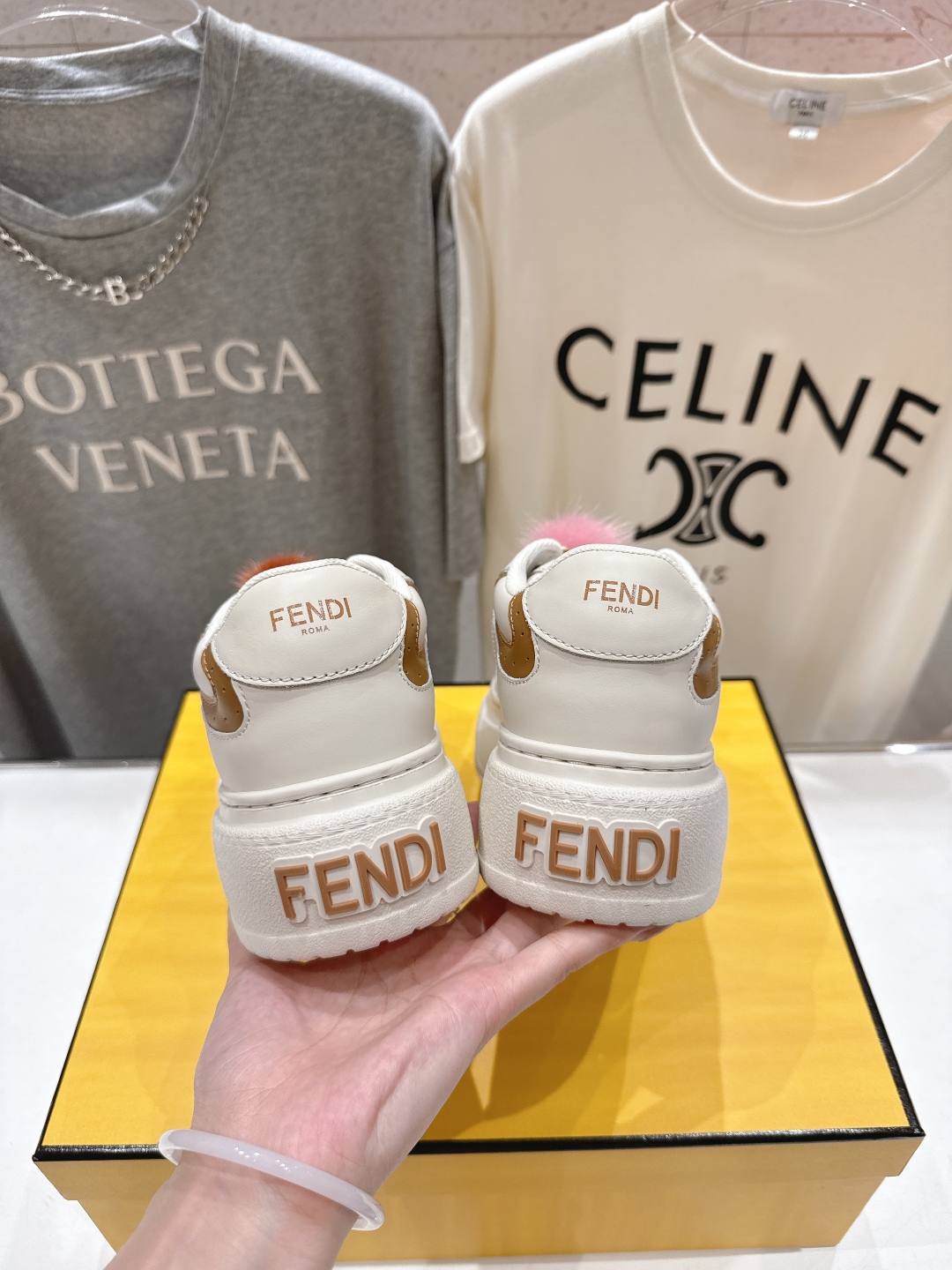 高版本出厂  
 Fendi/芬迪2025ss新款 First 1系列网面系带厚底休闲运动鞋
顶级版本🔝
