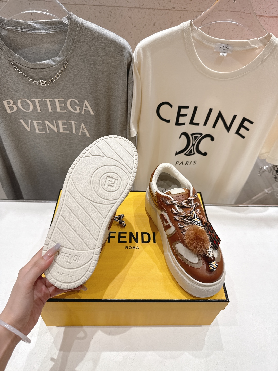 高版本出厂  
 Fendi/芬迪2025ss新款 First 1系列网面系带厚底休闲运动鞋
顶级版本🔝