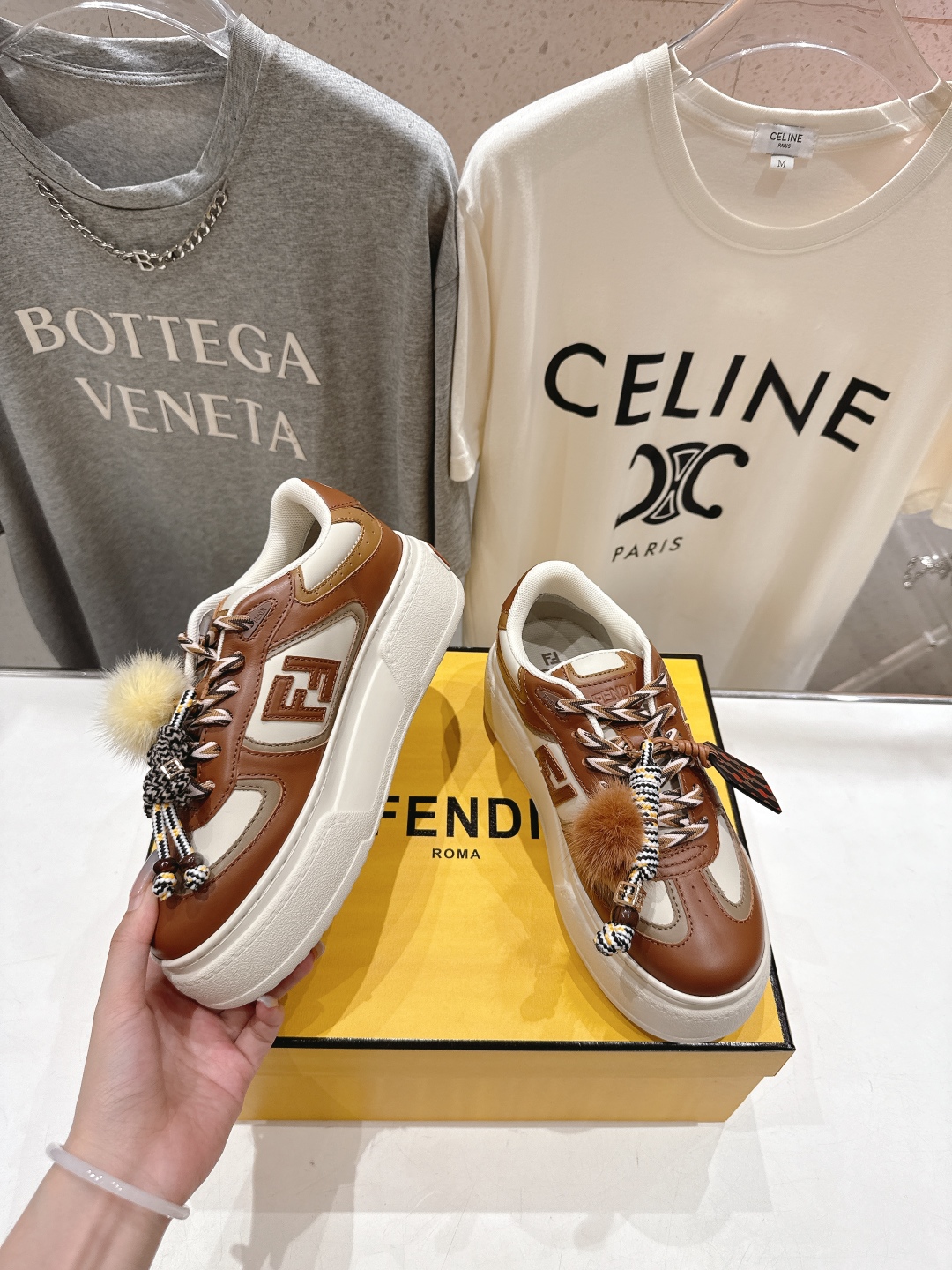 高版本出厂  
 Fendi/芬迪2025ss新款 First 1系列网面系带厚底休闲运动鞋
顶级版本🔝