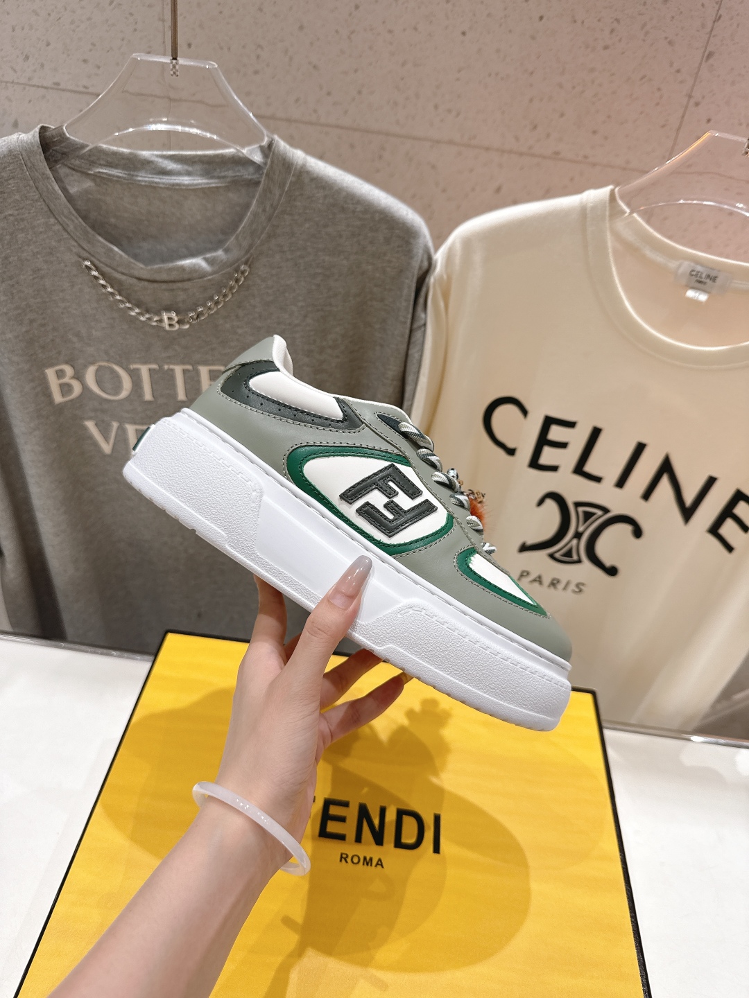 高版本出厂  
 Fendi/芬迪2025ss新款 First 1系列网面系带厚底休闲运动鞋
顶级版本🔝