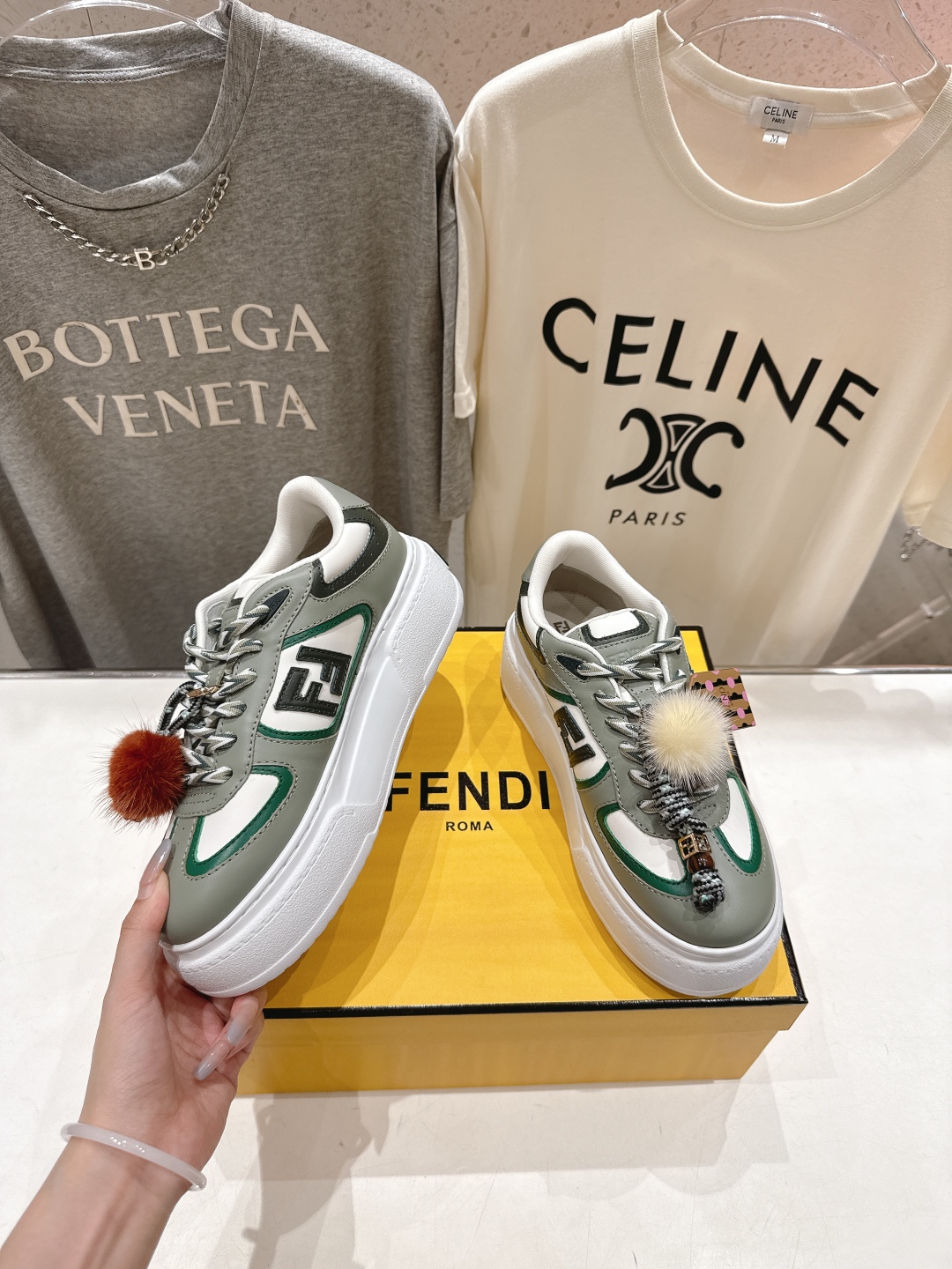 高版本出厂  
 Fendi/芬迪2025ss新款 First 1系列网面系带厚底休闲运动鞋
顶级版本🔝