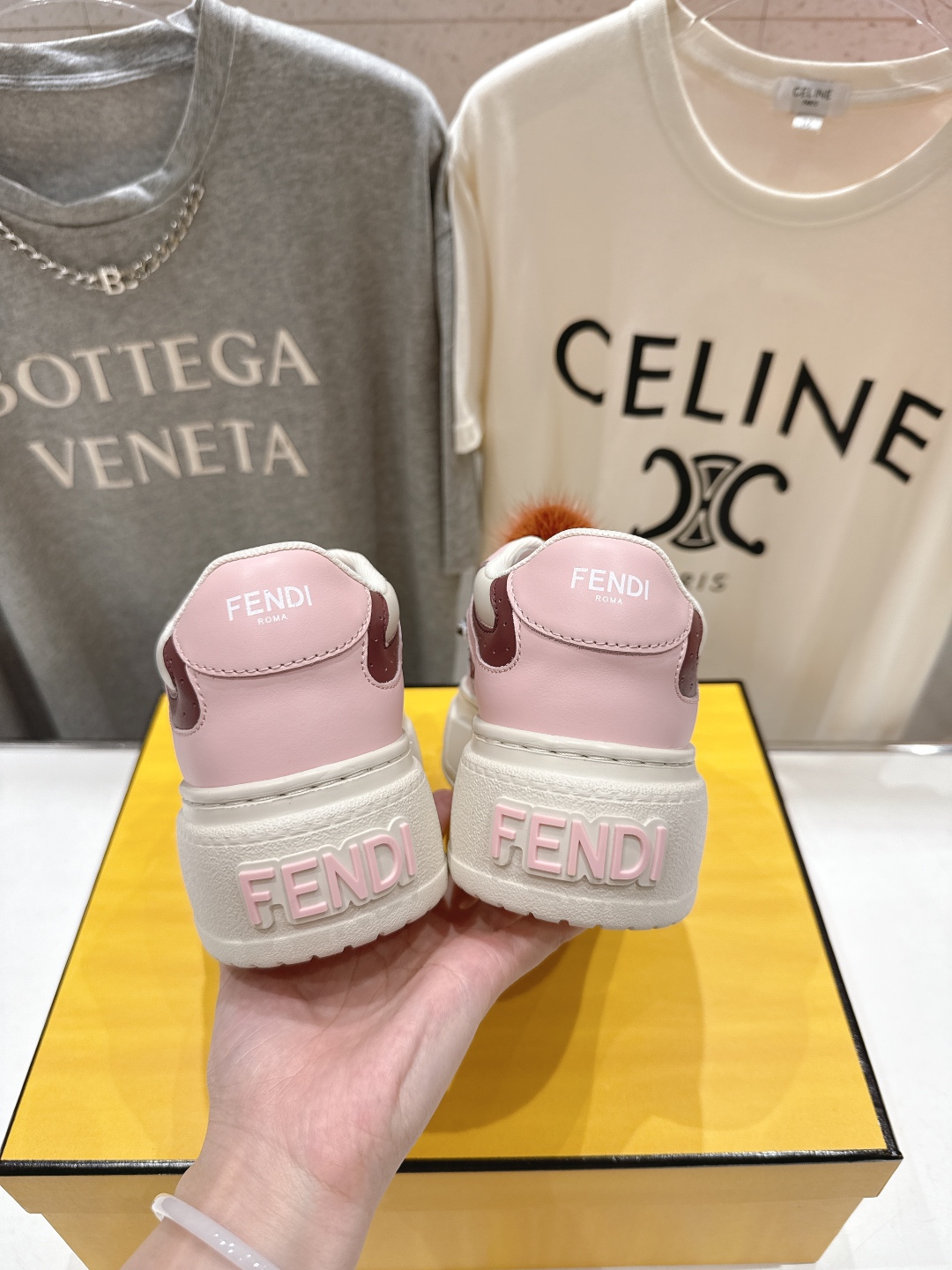高版本出厂  
 Fendi/芬迪2025ss新款 First 1系列网面系带厚底休闲运动鞋
顶级版本🔝