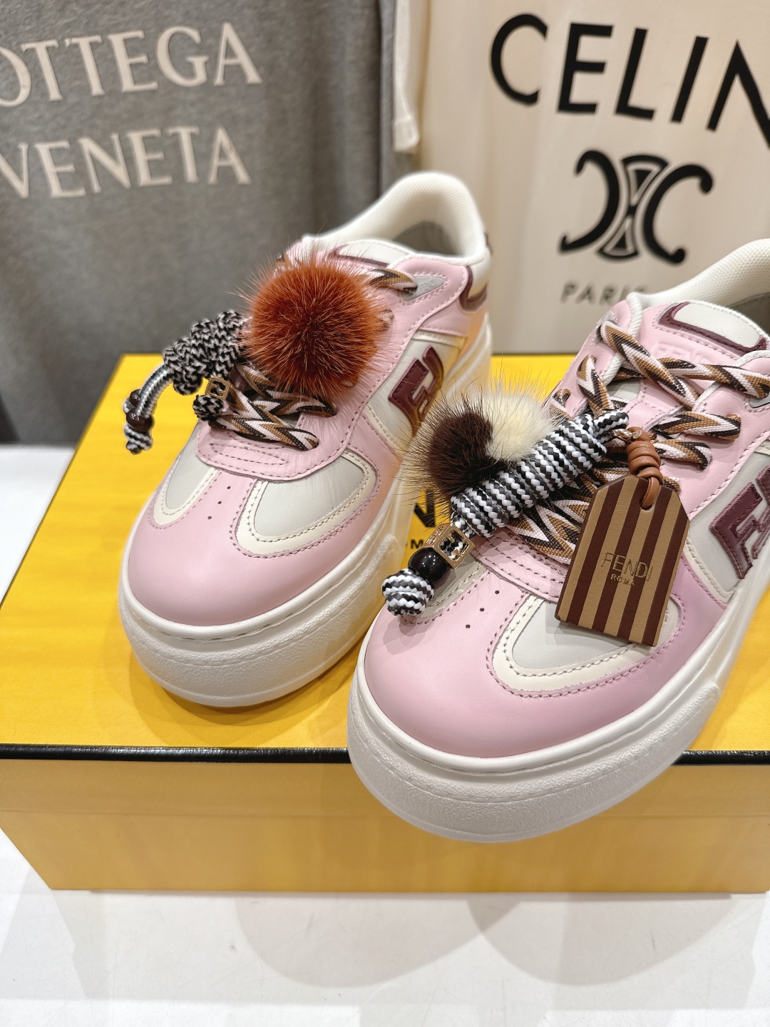 高版本出厂  
 Fendi/芬迪2025ss新款 First 1系列网面系带厚底休闲运动鞋
顶级版本🔝