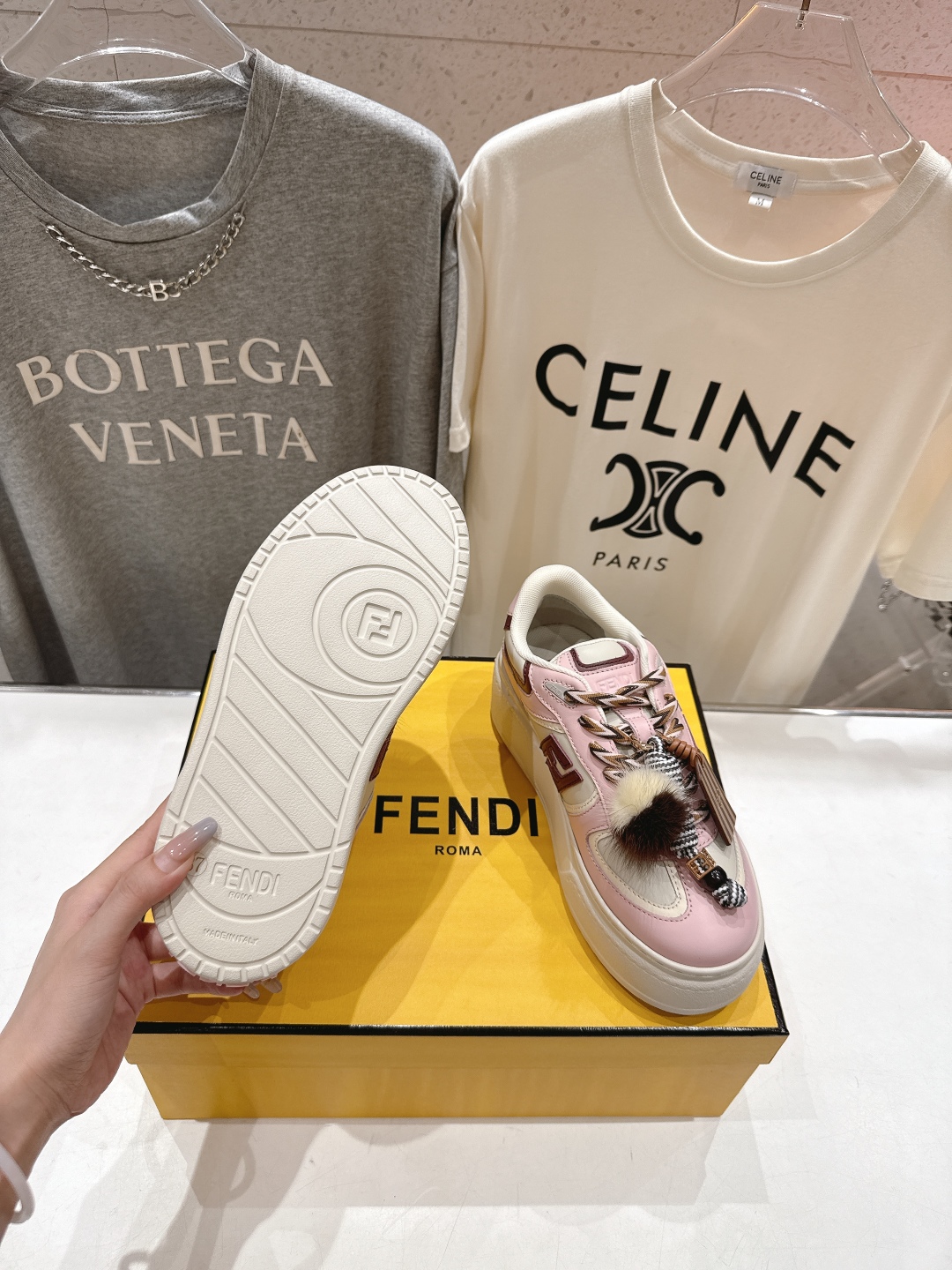 高版本出厂  
 Fendi/芬迪2025ss新款 First 1系列网面系带厚底休闲运动鞋
顶级版本🔝