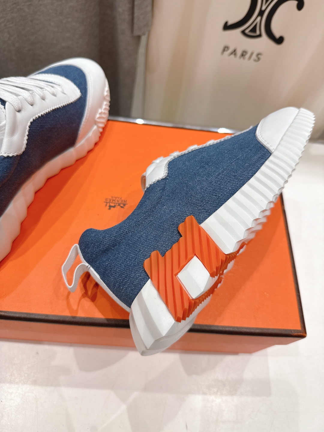 高版本出厂 男码+10 情侣款
   Hermes/爱马仕H家25ss新款情侣运动休闲鞋跑步鞋
经典运动