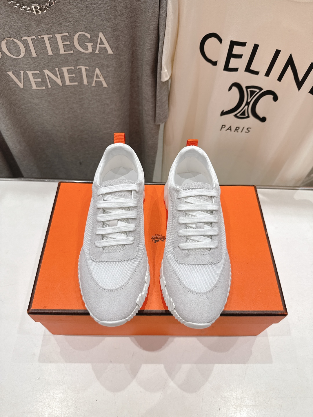 高版本出厂 男码+10 情侣款
   Hermes/爱马仕H家25ss新款情侣运动休闲鞋跑步鞋
经典运动