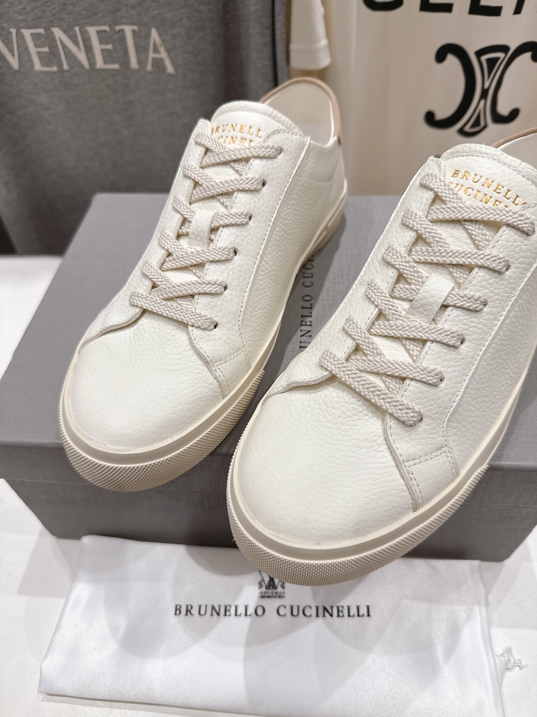 高版本出厂  只有男码
  Brunello Cucinelli 新款BC经典男士休闲鞋运动鞋系列单鞋
