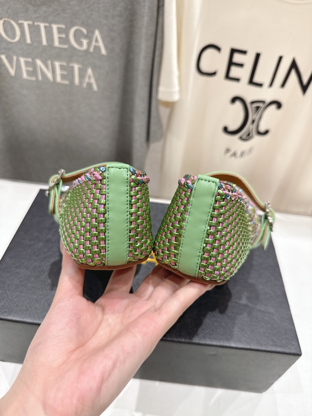 高版本出厂
 独家新品 Alaia 阿莱亚25ss/ 走秀款平底网面鞋芭蕾舞鞋 最近超火的一款平底鞋

