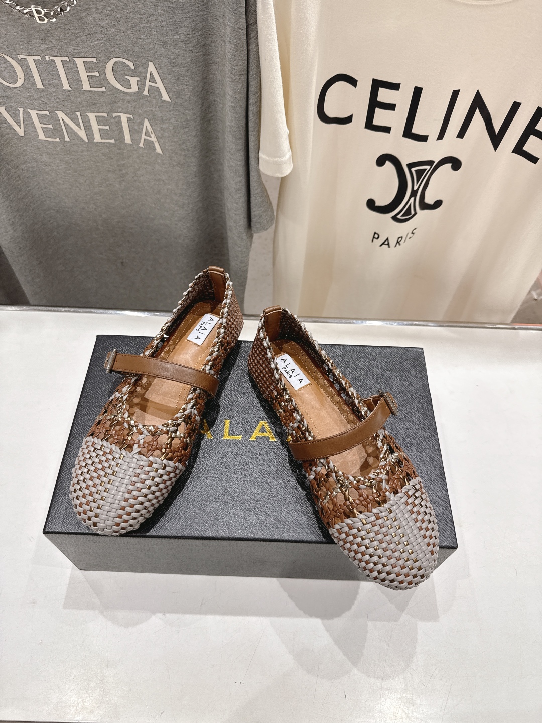 高版本出厂
 独家新品 Alaia 阿莱亚25ss/ 走秀款平底网面鞋芭蕾舞鞋 最近超火的一款平底鞋

