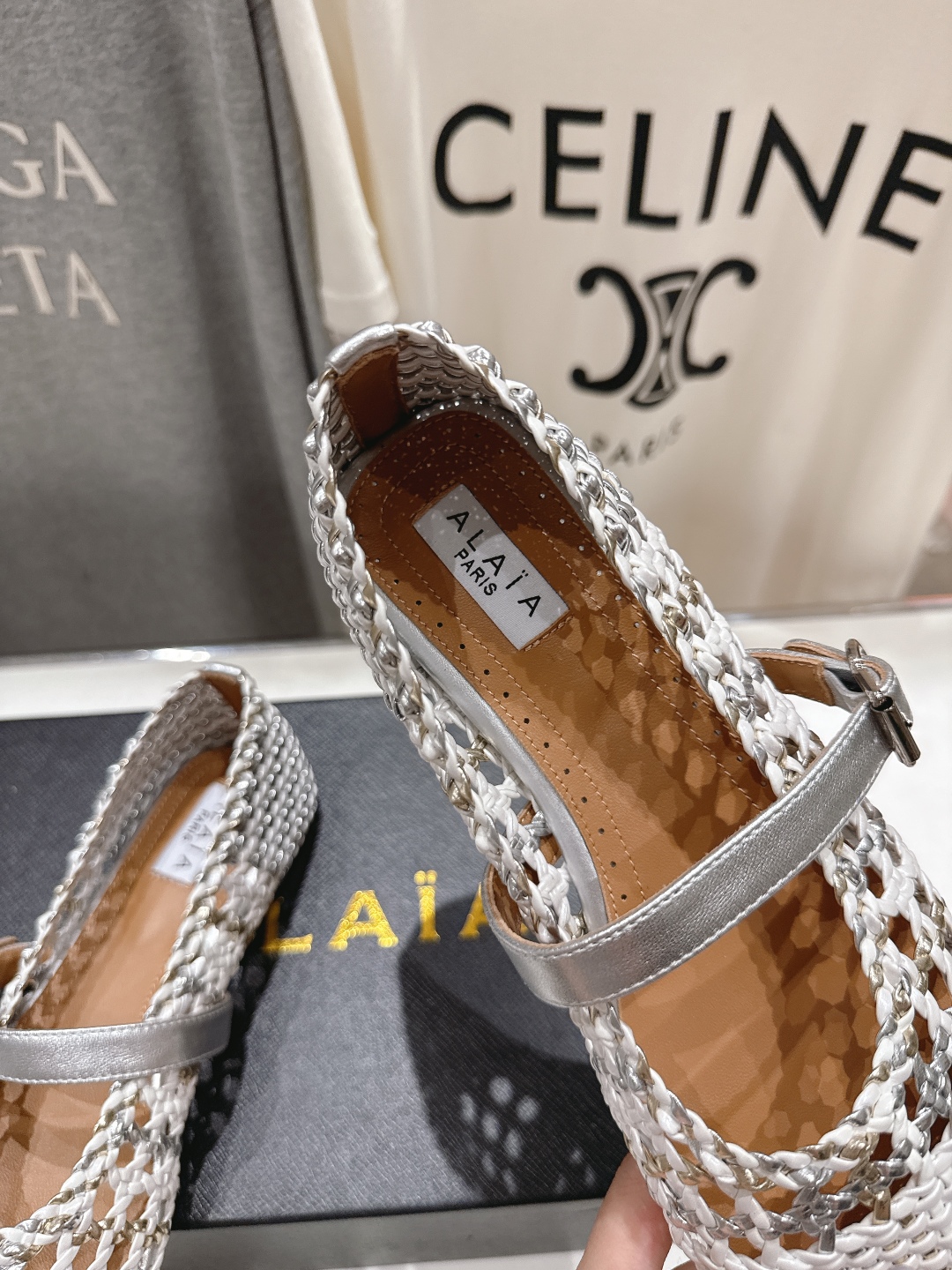 高版本出厂
 独家新品 Alaia 阿莱亚25ss/ 走秀款平底网面鞋芭蕾舞鞋 最近超火的一款平底鞋

