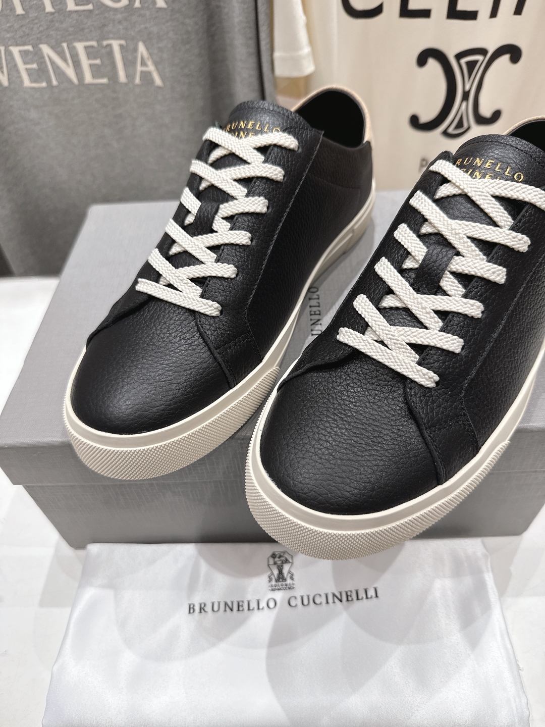 高版本出厂  只有男码
  Brunello Cucinelli 新款BC经典男士休闲鞋运动鞋系列单鞋
