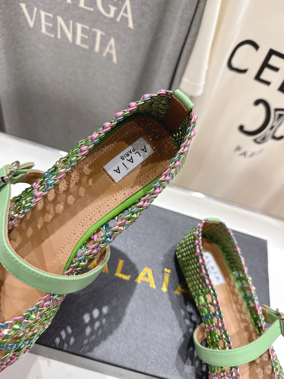 高版本出厂
 独家新品 Alaia 阿莱亚25ss/ 走秀款平底网面鞋芭蕾舞鞋 最近超火的一款平底鞋

