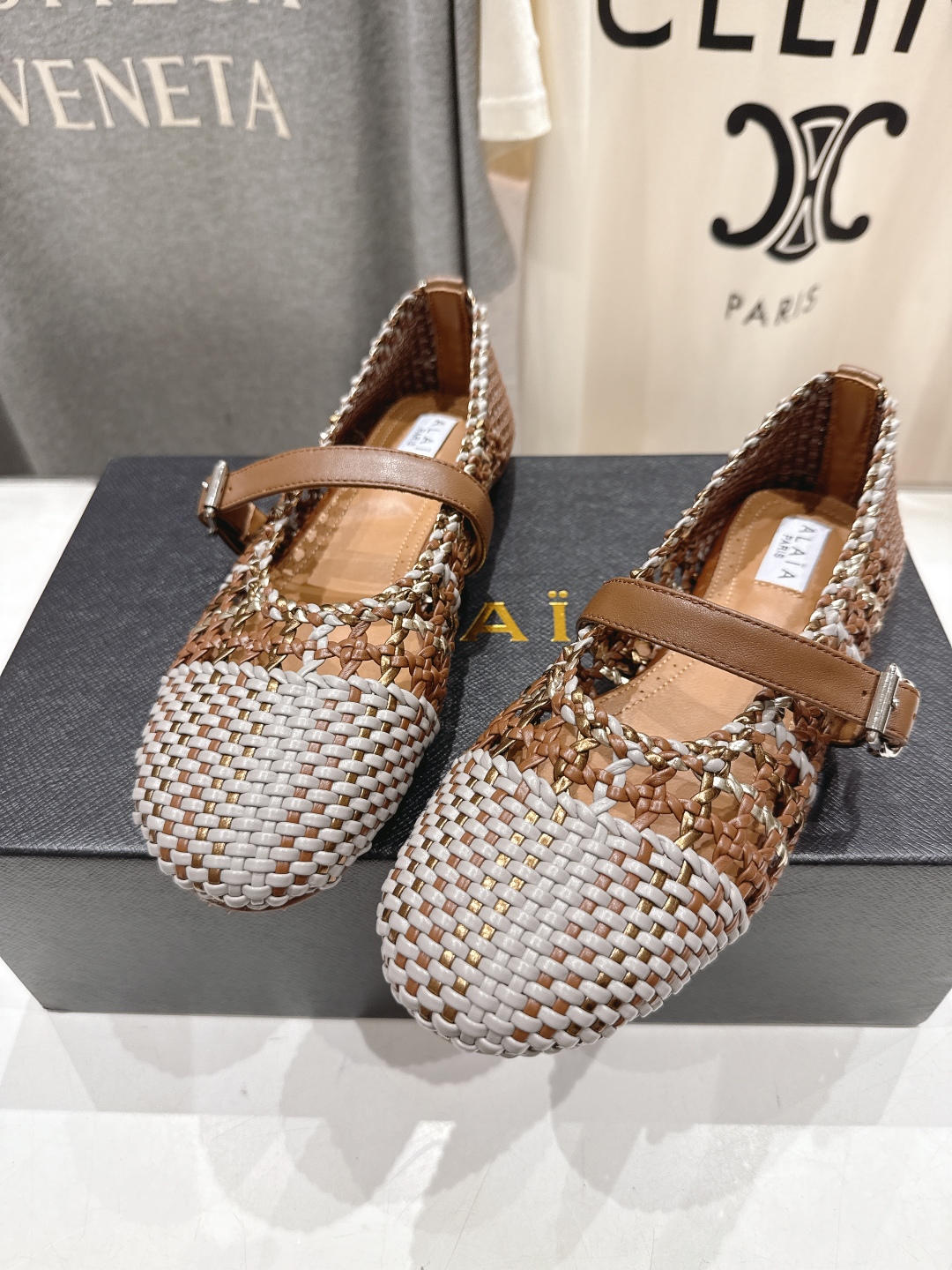 高版本出厂
 独家新品 Alaia 阿莱亚25ss/ 走秀款平底网面鞋芭蕾舞鞋 最近超火的一款平底鞋

