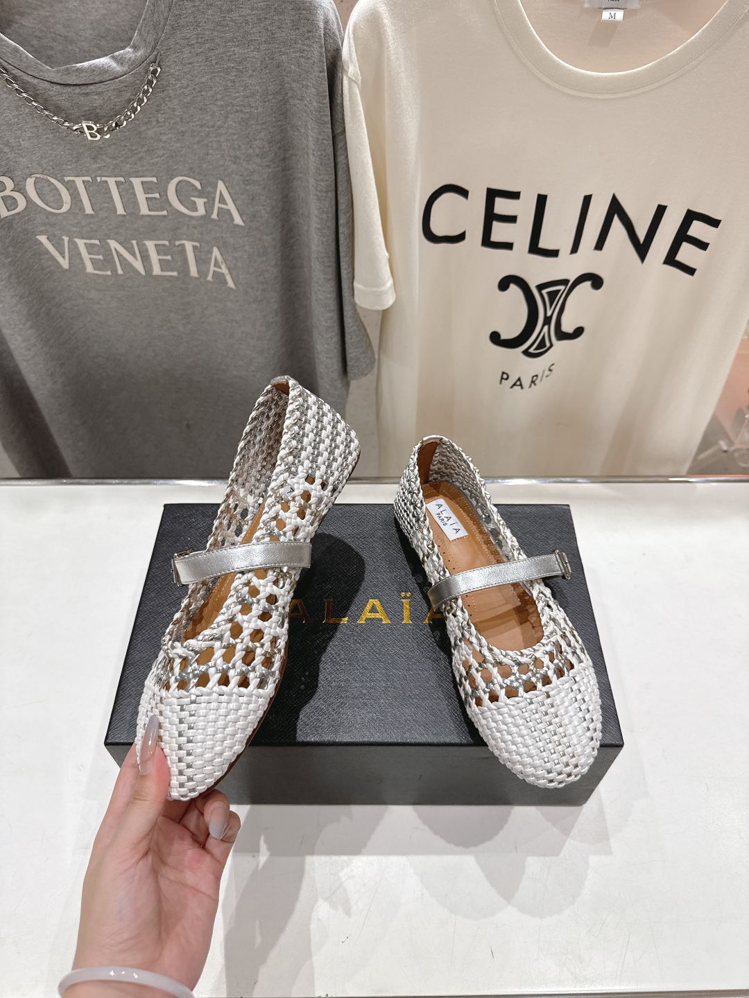 高版本出厂
 独家新品 Alaia 阿莱亚25ss/ 走秀款平底网面鞋芭蕾舞鞋 最近超火的一款平底鞋


