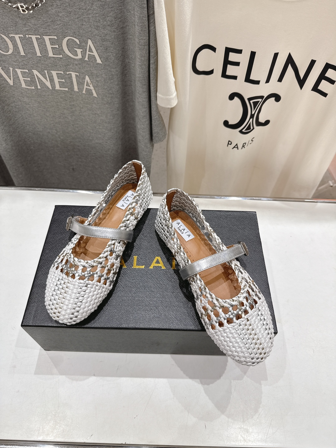 高版本出厂
 独家新品 Alaia 阿莱亚25ss/ 走秀款平底网面鞋芭蕾舞鞋 最近超火的一款平底鞋


