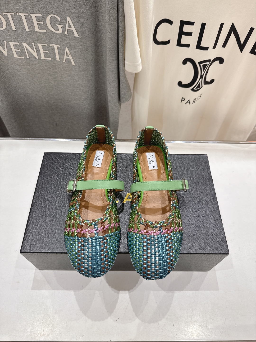 高版本出厂
 独家新品 Alaia 阿莱亚25ss/ 走秀款平底网面鞋芭蕾舞鞋 最近超火的一款平底鞋

