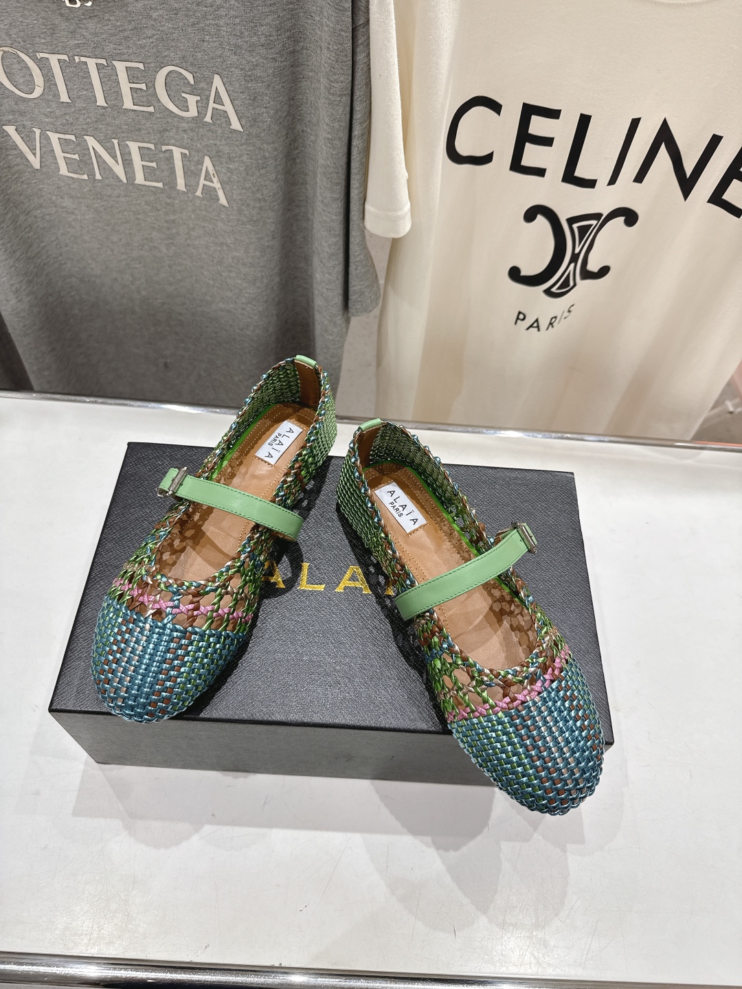 高版本出厂
 独家新品 Alaia 阿莱亚25ss/ 走秀款平底网面鞋芭蕾舞鞋 最近超火的一款平底鞋

