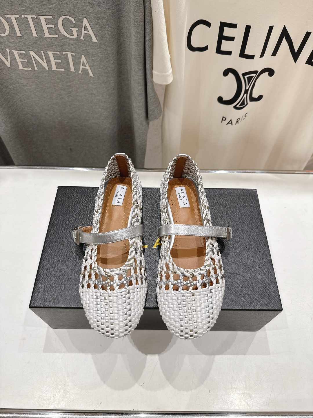 高版本出厂
 独家新品 Alaia 阿莱亚25ss/ 走秀款平底网面鞋芭蕾舞鞋 最近超火的一款平底鞋

