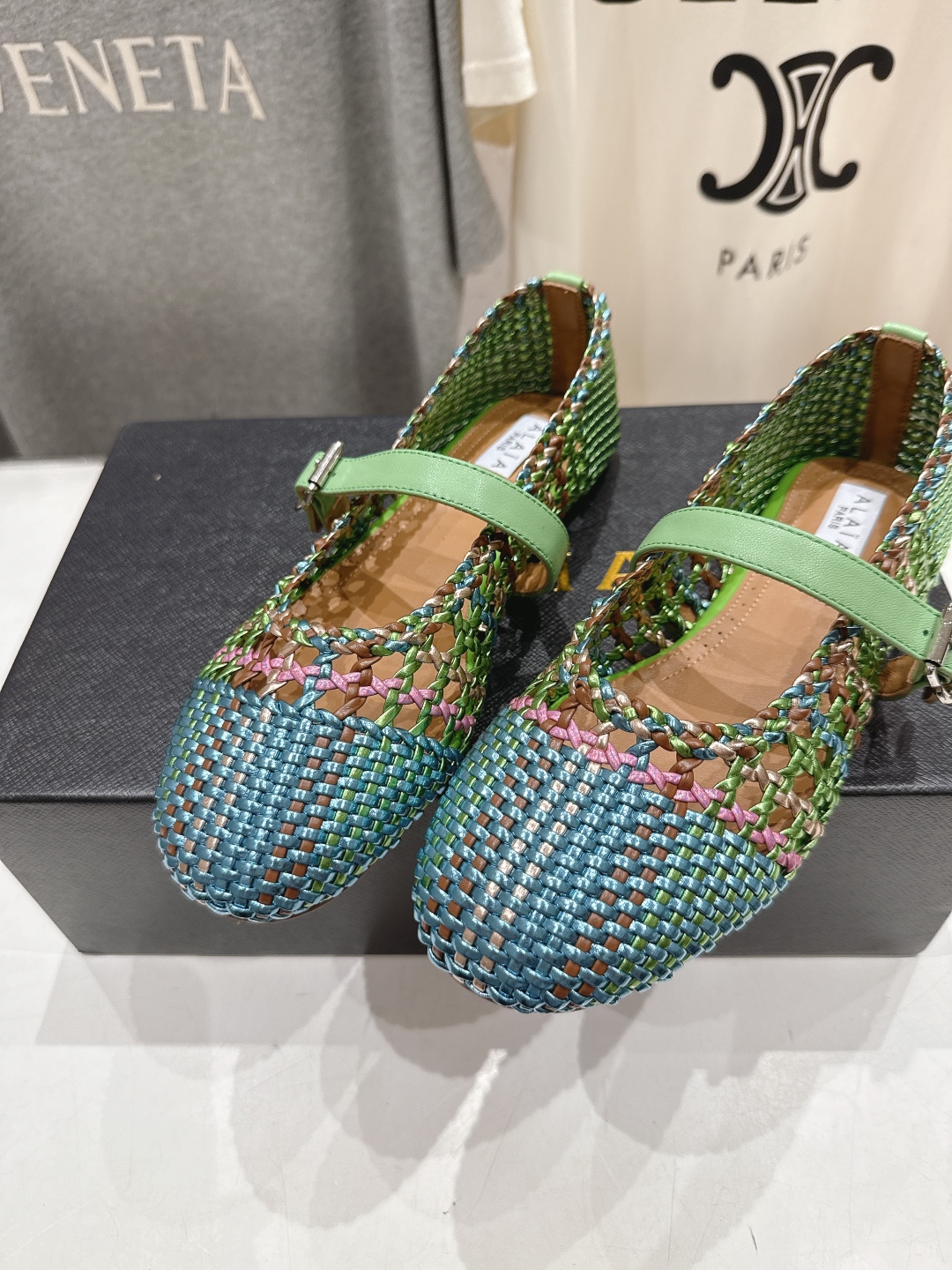 高版本出厂
 独家新品 Alaia 阿莱亚25ss/ 走秀款平底网面鞋芭蕾舞鞋 最近超火的一款平底鞋

