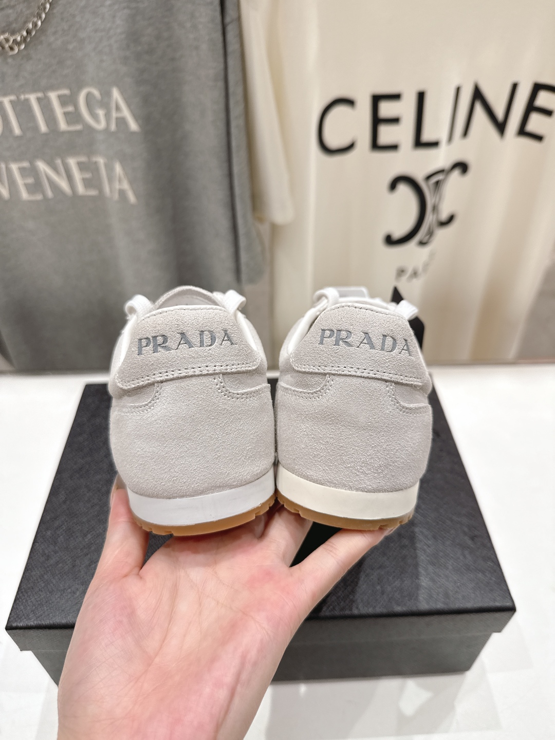 高版本出厂  
  Prada/普拉达P家25ssfw～new新款系带休闲运动鞋，上脚非常舒服
软胶底素