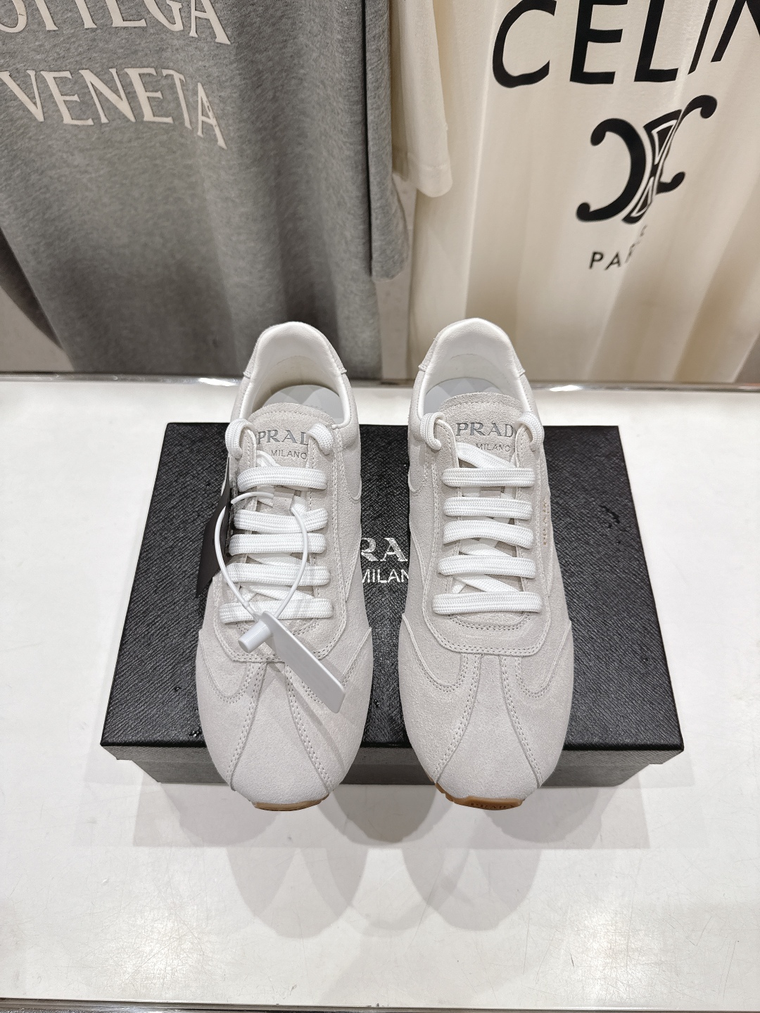 高版本出厂  
  Prada/普拉达P家25ssfw～new新款系带休闲运动鞋，上脚非常舒服
软胶底素
