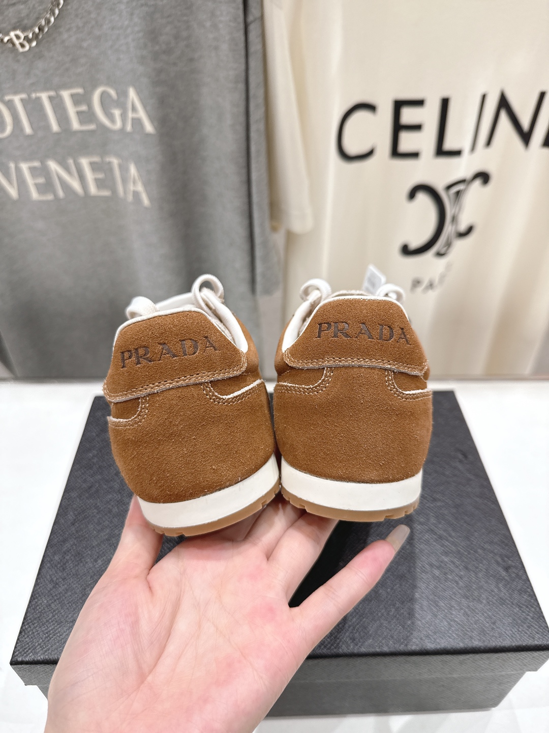 高版本出厂  
  Prada/普拉达P家25ssfw～new新款系带休闲运动鞋，上脚非常舒服
软胶底素
