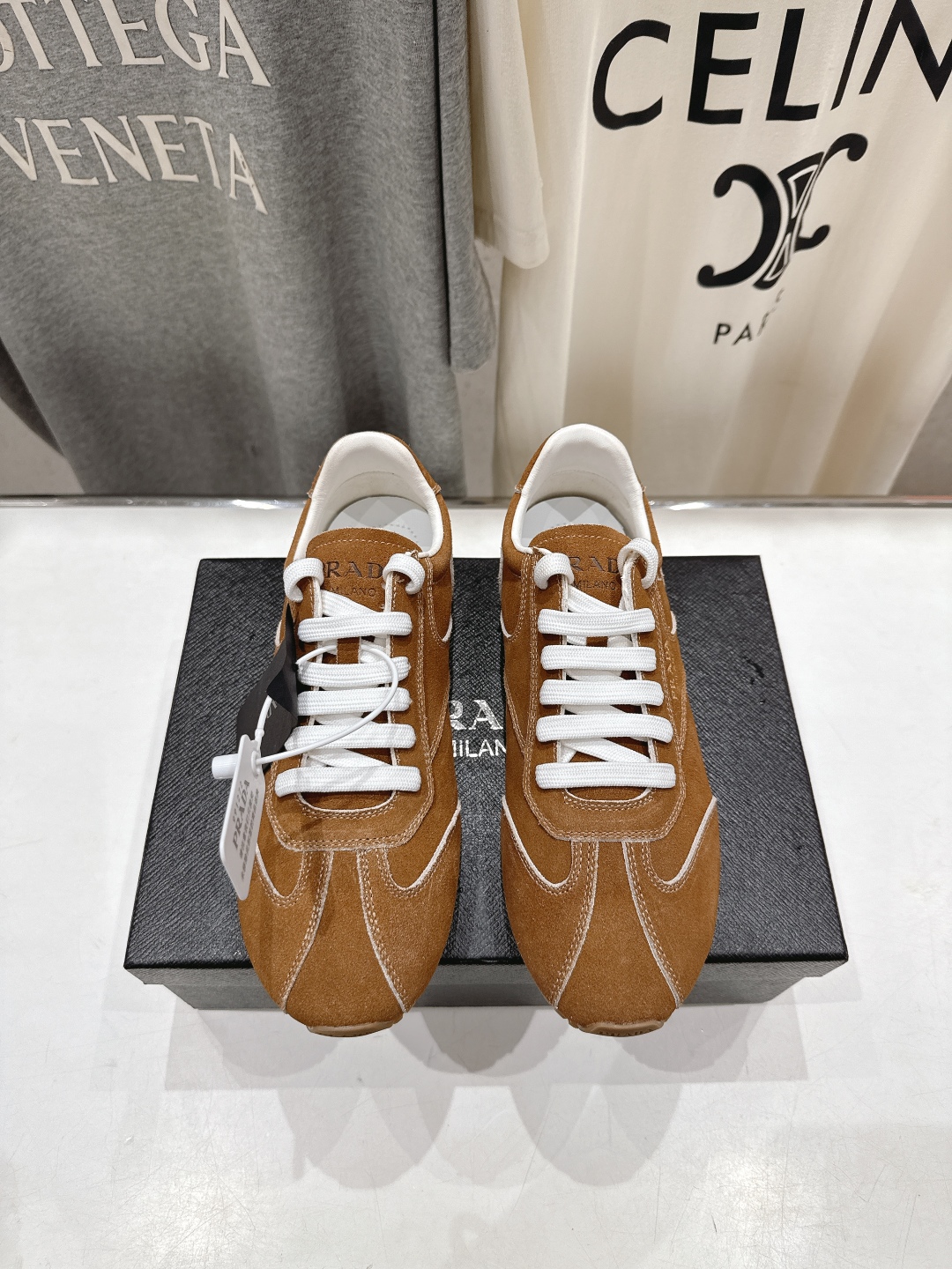 高版本出厂  
  Prada/普拉达P家25ssfw～new新款系带休闲运动鞋，上脚非常舒服
软胶底素