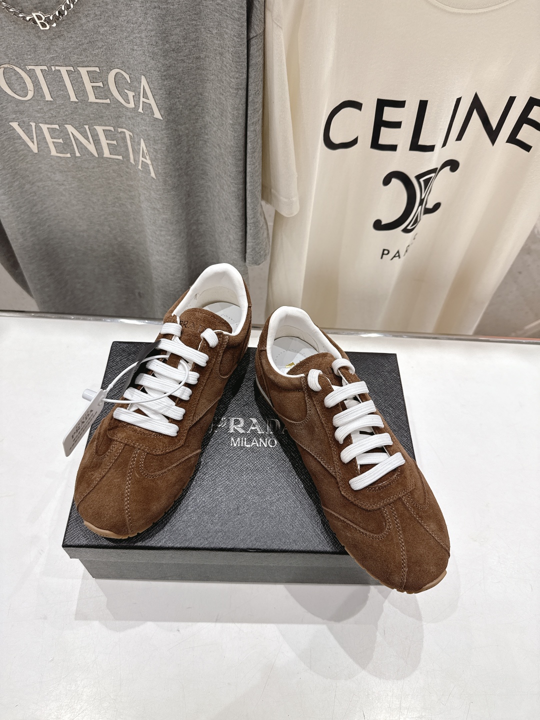高版本出厂  
  Prada/普拉达P家25ssfw～new新款系带休闲运动鞋，上脚非常舒服
软胶底素