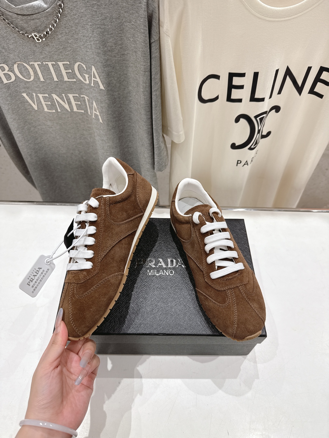 高版本出厂  
  Prada/普拉达P家25ssfw～new新款系带休闲运动鞋，上脚非常舒服
软胶底素