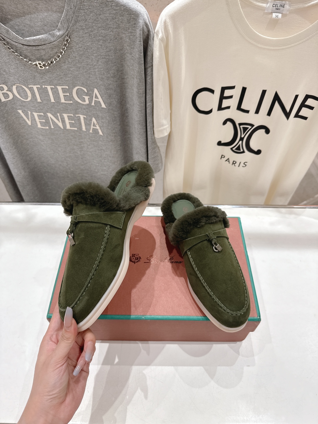 顶级出厂 升级版兔毛  男码+10
  Loro Piana* LP万年经典款乐福鞋 简约时尚 脚感超级