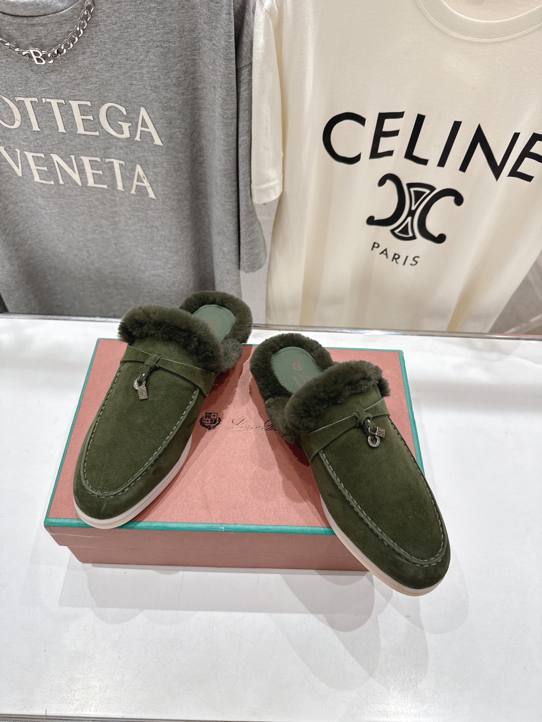 顶级出厂 升级版兔毛  男码+10
  Loro Piana* LP万年经典款乐福鞋 简约时尚 脚感超级