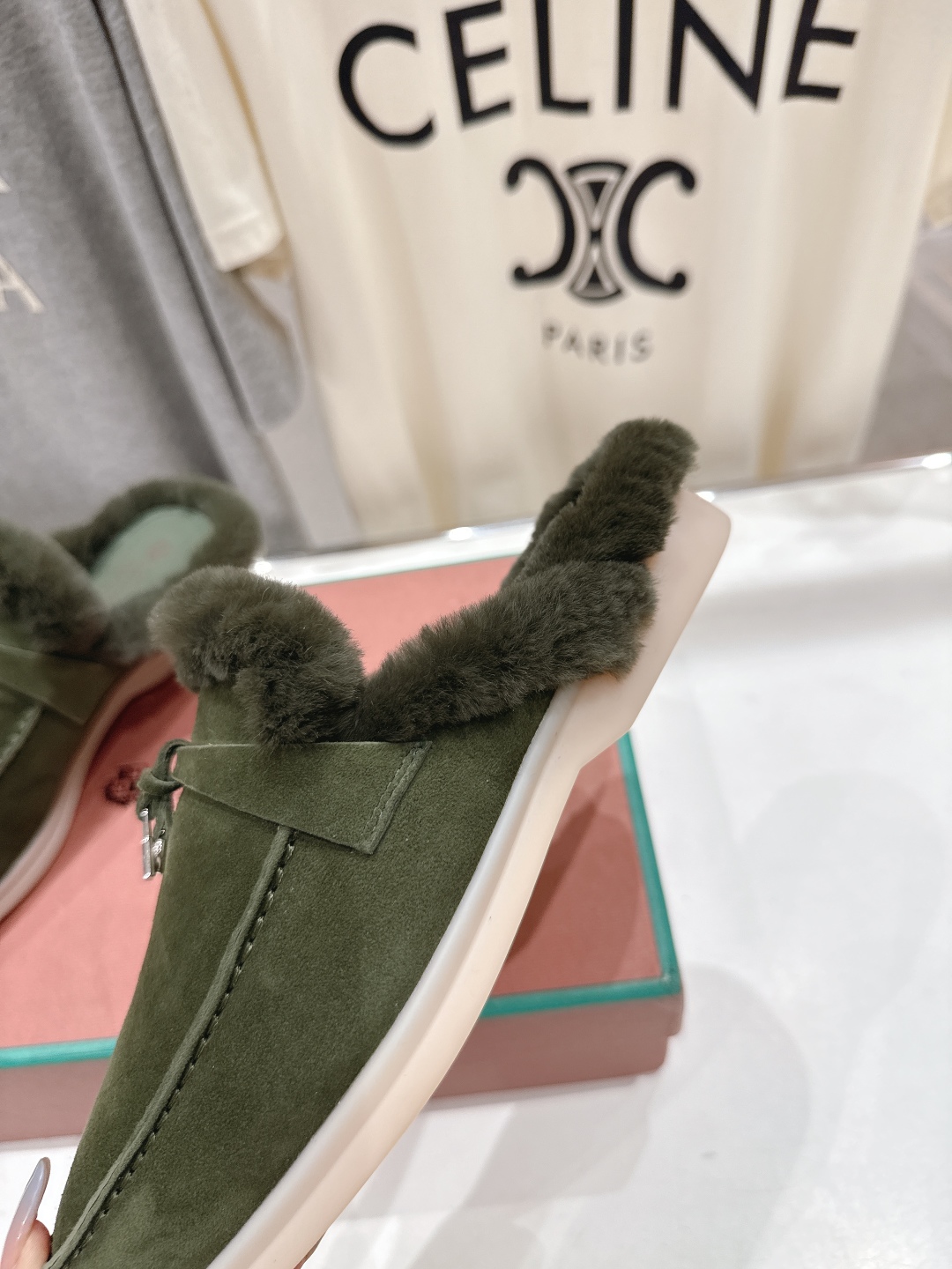 顶级出厂 升级版兔毛  男码+10
  Loro Piana* LP万年经典款乐福鞋 简约时尚 脚感超级