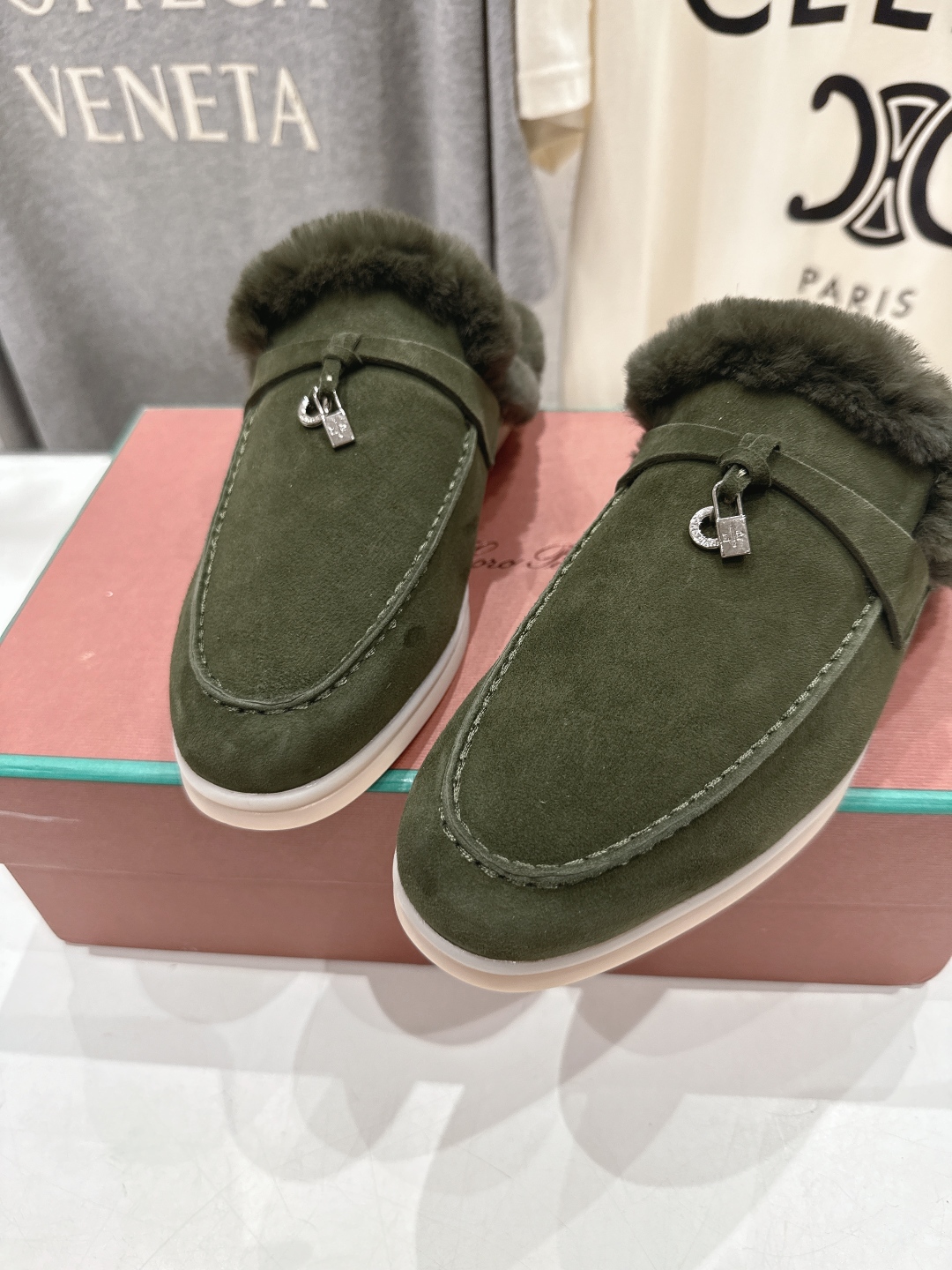 顶级出厂 升级版兔毛  男码+10
  Loro Piana* LP万年经典款乐福鞋 简约时尚 脚感超级