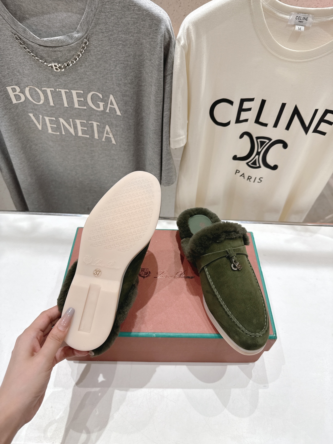 顶级出厂 升级版兔毛  男码+10
  Loro Piana* LP万年经典款乐福鞋 简约时尚 脚感超级
