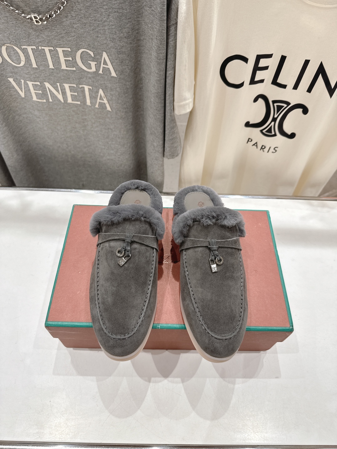 顶级出厂 升级版兔毛  男码+10
  Loro Piana* LP万年经典款乐福鞋 简约时尚 脚感超级
