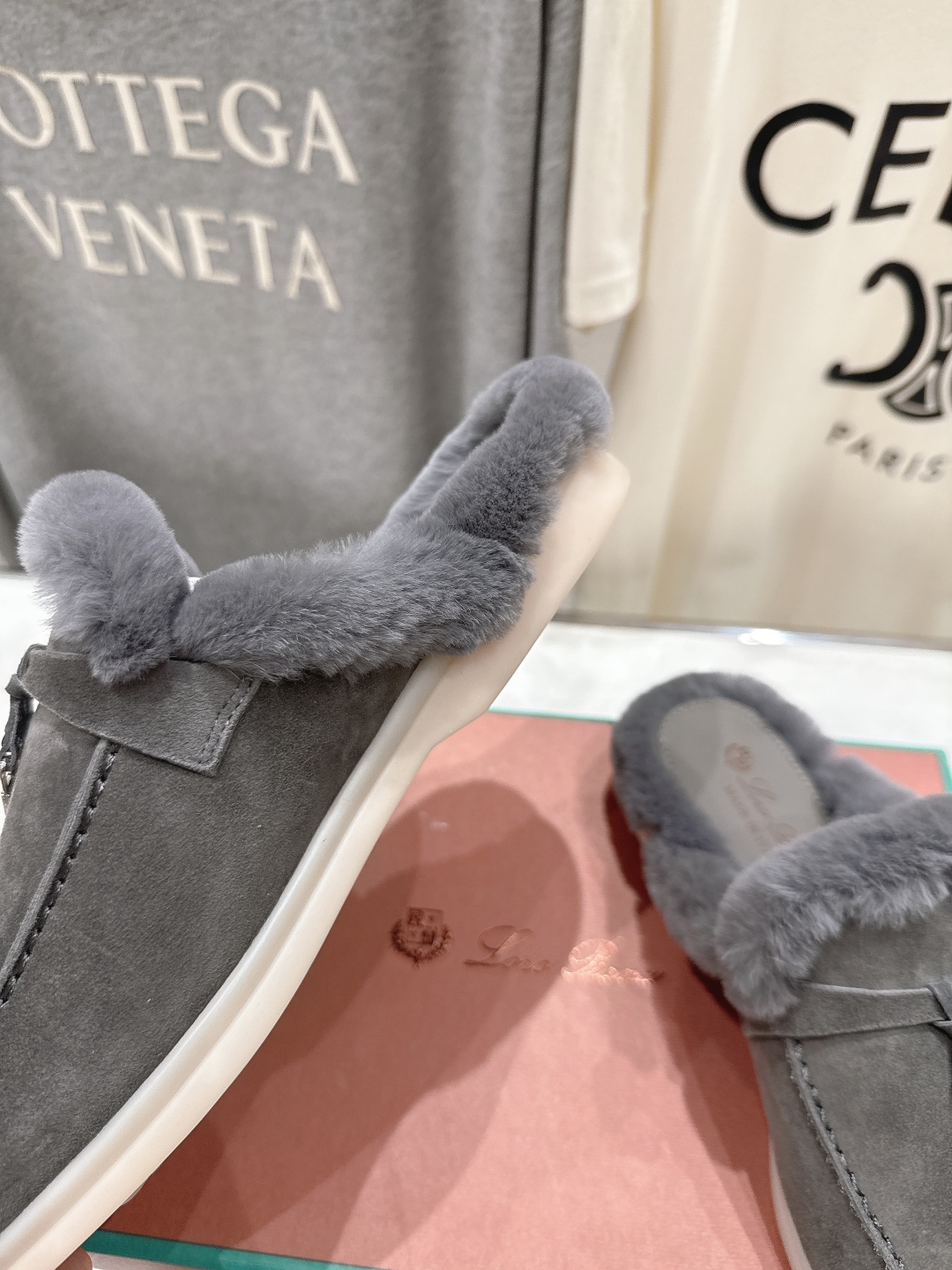 顶级出厂 升级版兔毛  男码+10
  Loro Piana* LP万年经典款乐福鞋 简约时尚 脚感超级