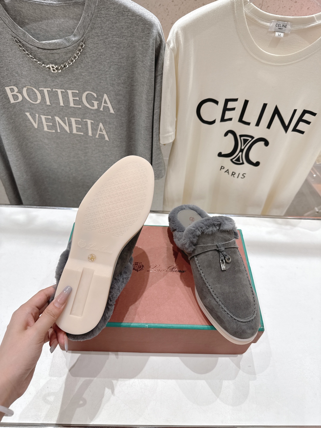 顶级出厂 升级版兔毛  男码+10
  Loro Piana* LP万年经典款乐福鞋 简约时尚 脚感超级