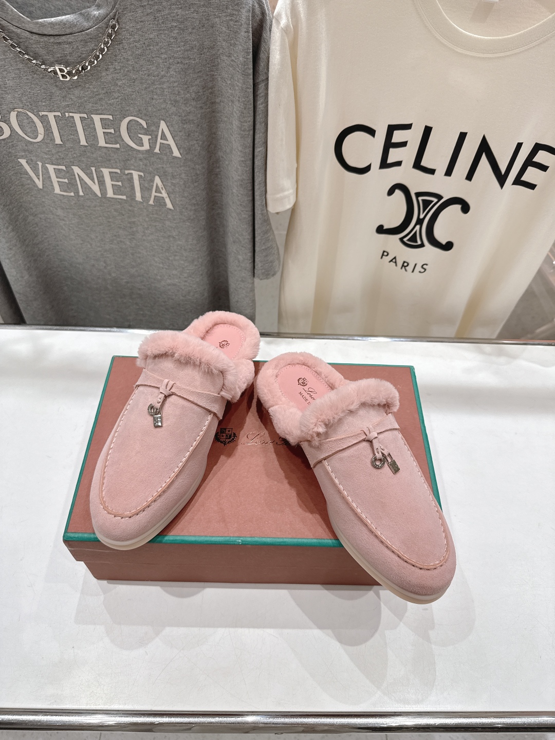 顶级出厂 升级版兔毛  男码+10
  Loro Piana* LP万年经典款乐福鞋 简约时尚 脚感超级