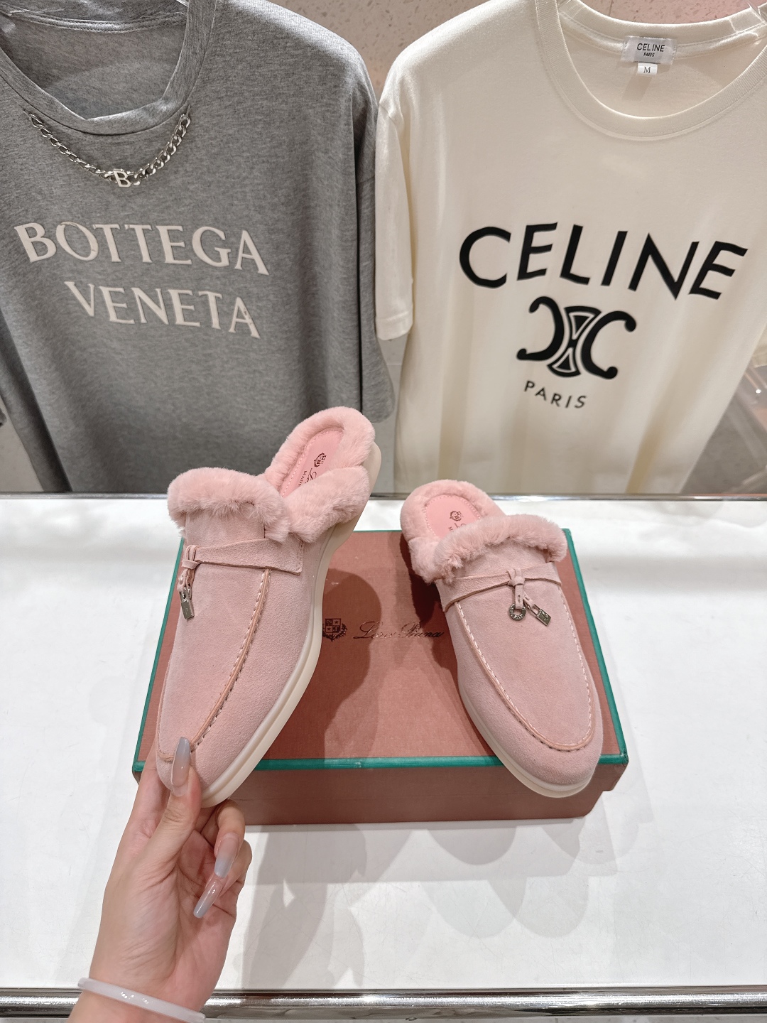 顶级出厂 升级版兔毛  男码+10
  Loro Piana* LP万年经典款乐福鞋 简约时尚 脚感超级