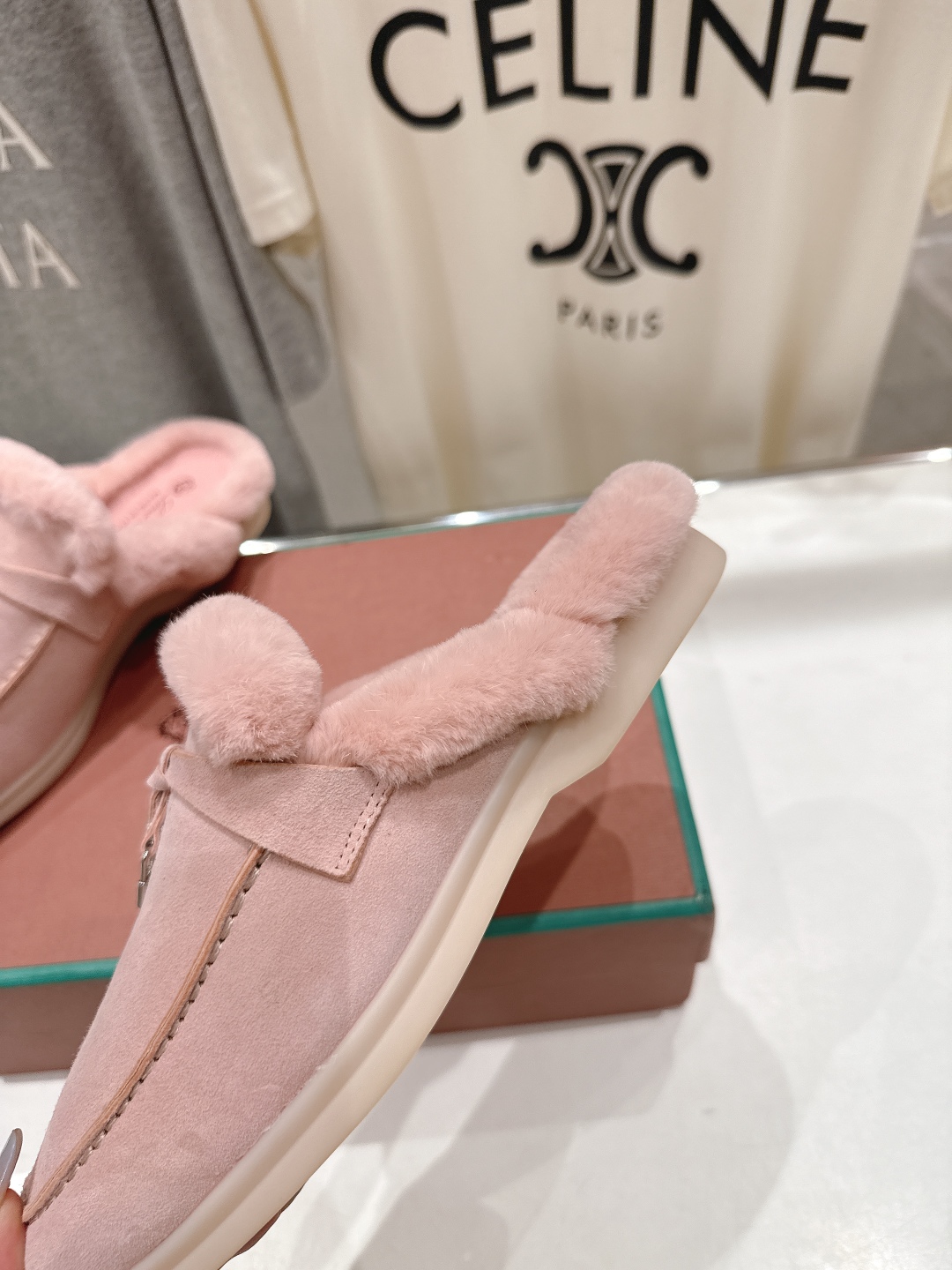 顶级出厂 升级版兔毛  男码+10
  Loro Piana* LP万年经典款乐福鞋 简约时尚 脚感超级