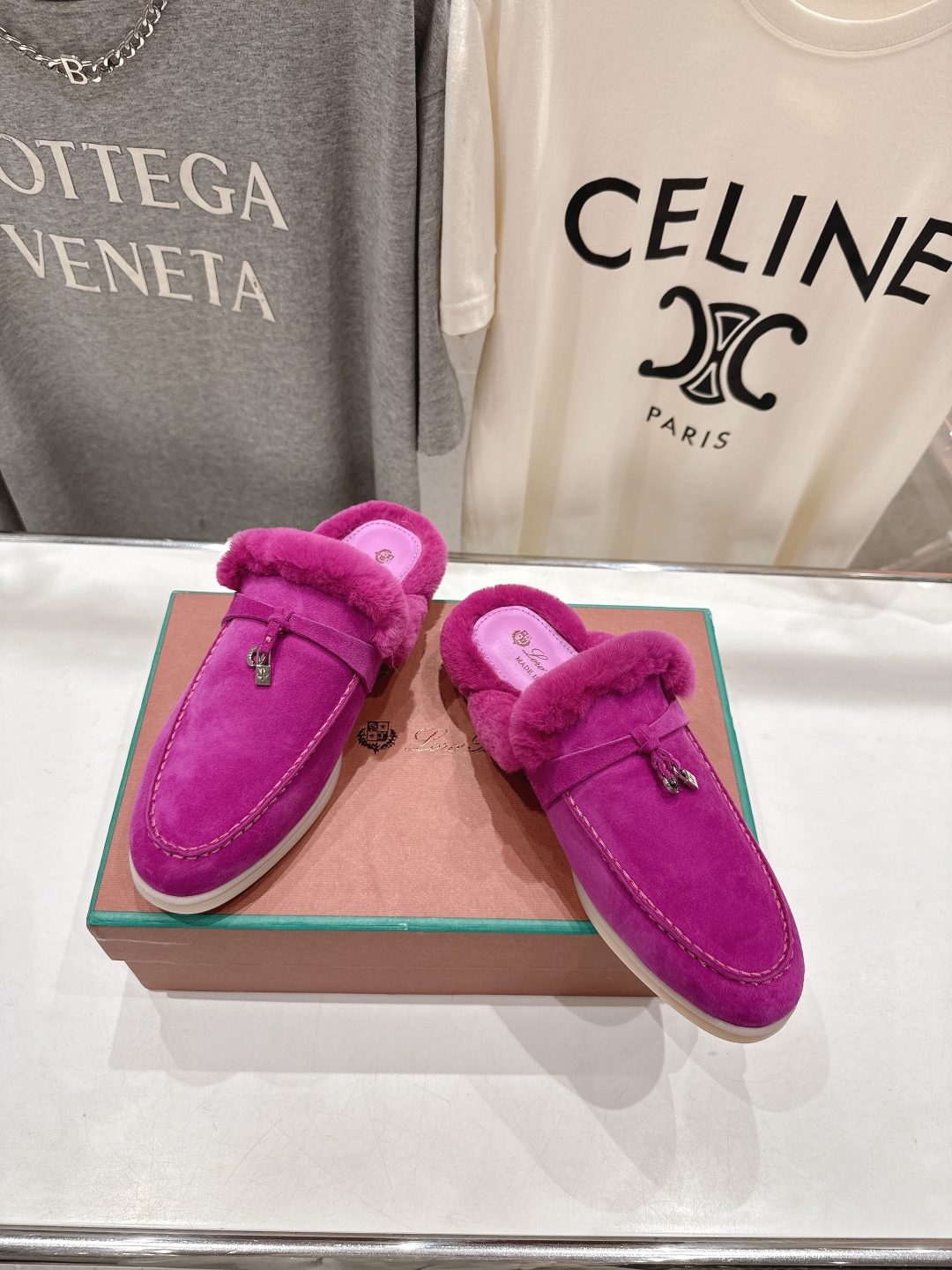 顶级出厂 升级版兔毛  男码+10
  Loro Piana* LP万年经典款乐福鞋 简约时尚 脚感超级