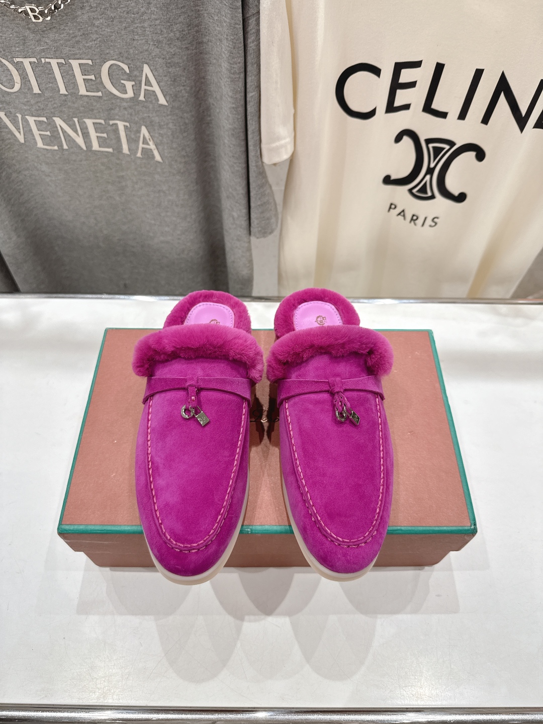 顶级出厂 升级版兔毛  男码+10
  Loro Piana* LP万年经典款乐福鞋 简约时尚 脚感超级