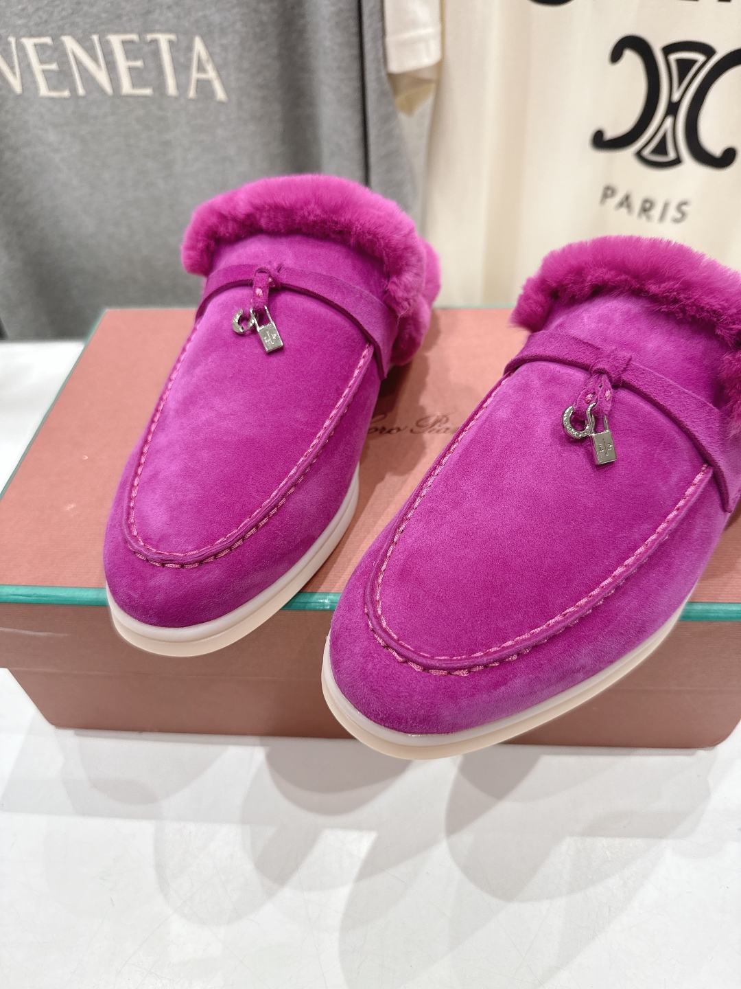 顶级出厂 升级版兔毛  男码+10
  Loro Piana* LP万年经典款乐福鞋 简约时尚 脚感超级