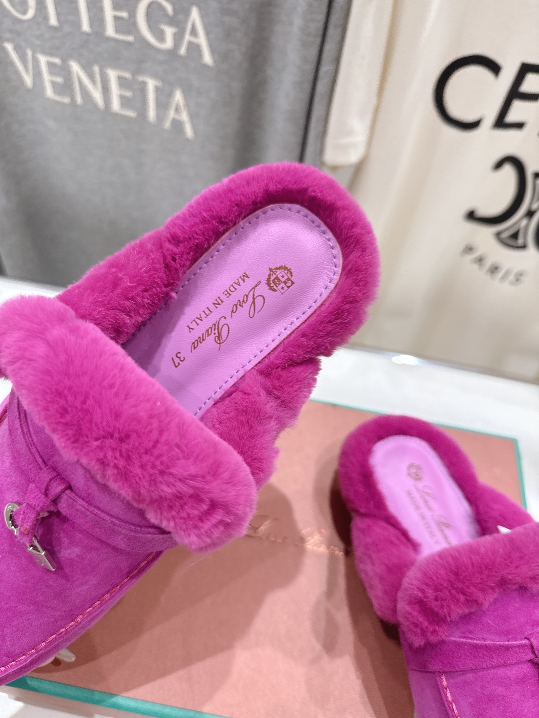 顶级出厂 升级版兔毛  男码+10
  Loro Piana* LP万年经典款乐福鞋 简约时尚 脚感超级