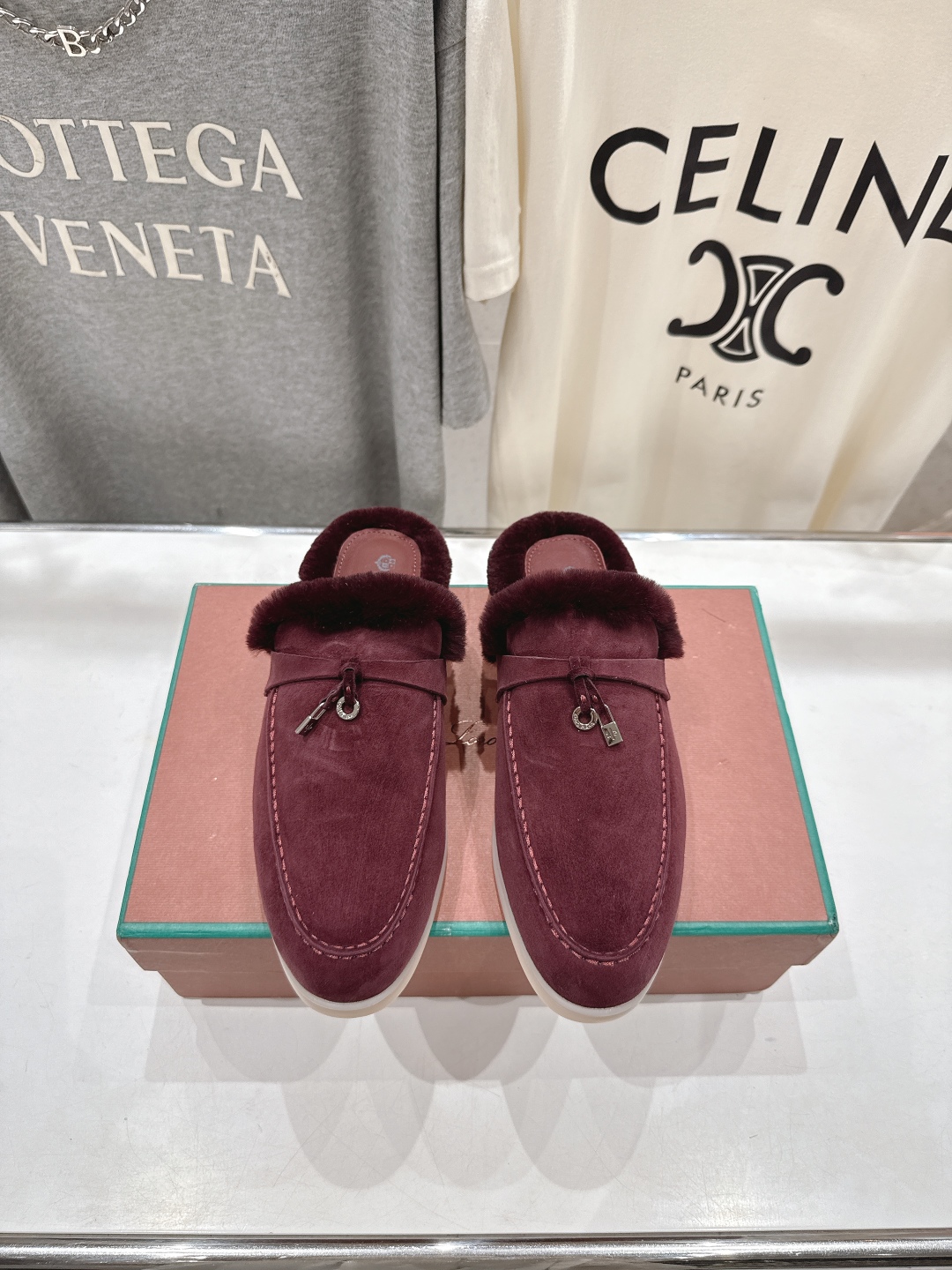 顶级出厂 升级版兔毛  男码+10
  Loro Piana* LP万年经典款乐福鞋 简约时尚 脚感超级